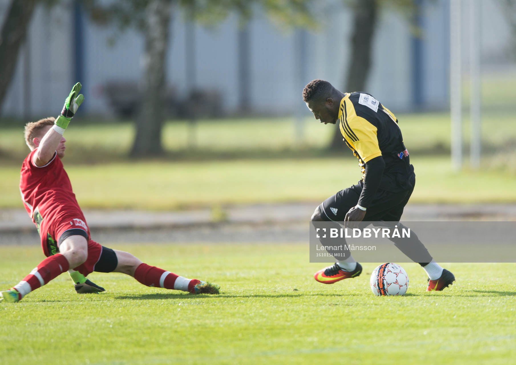 IFK Hässleholms Mike Andrew gör 1-0 och jublar i matchen