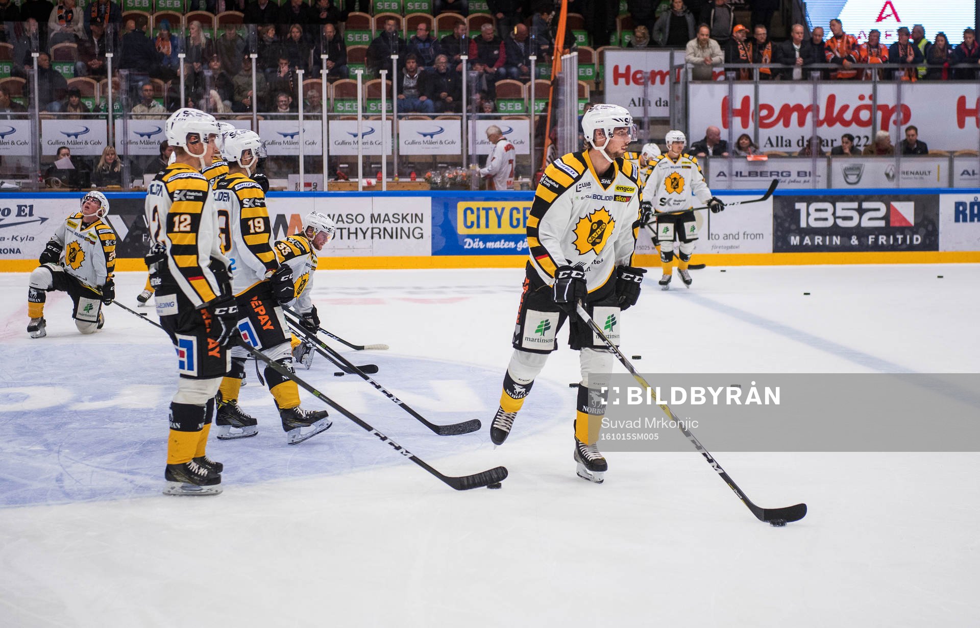 Skellefteåspelarna värmer upp