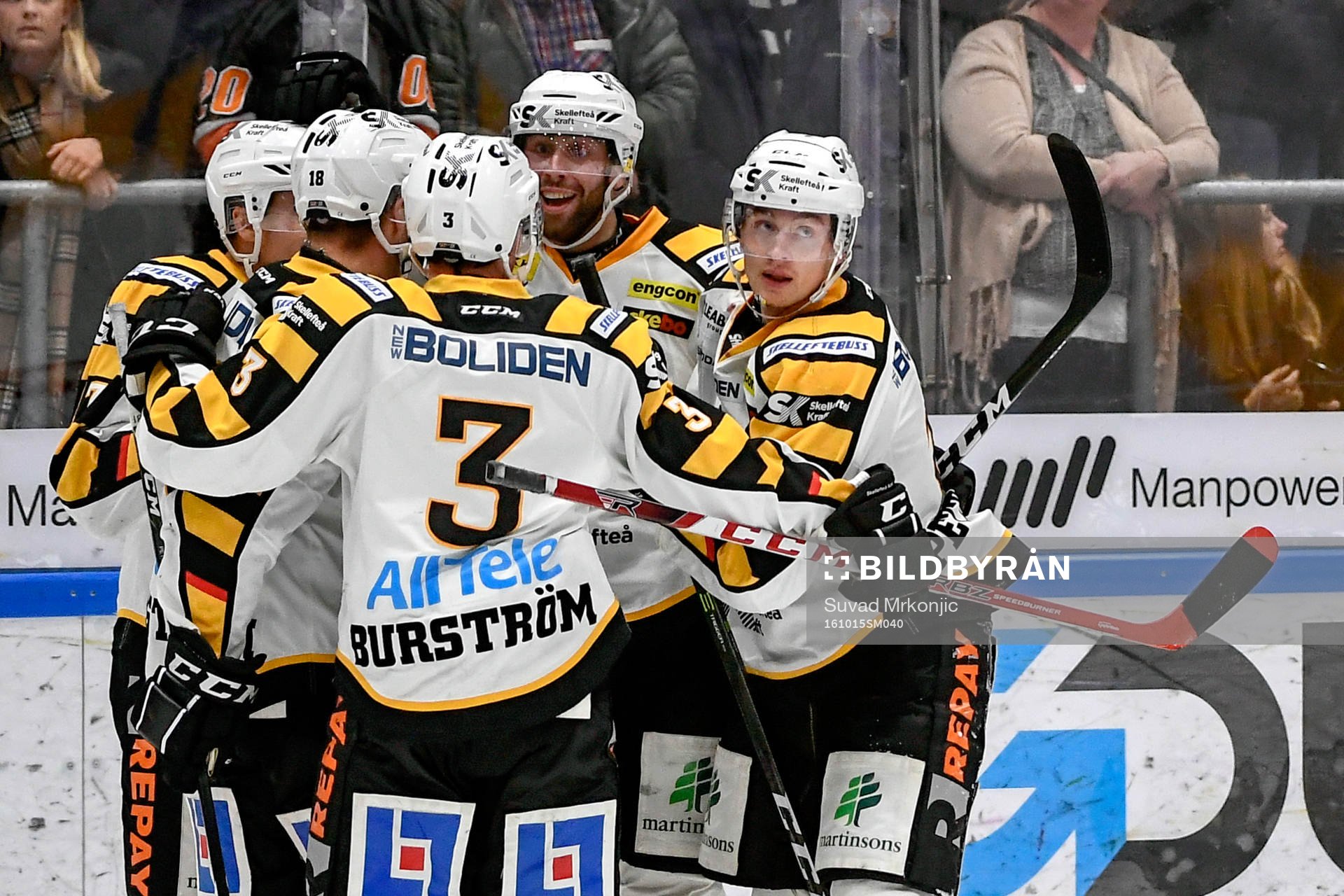 Skellefteås Adam Pettersson jublar