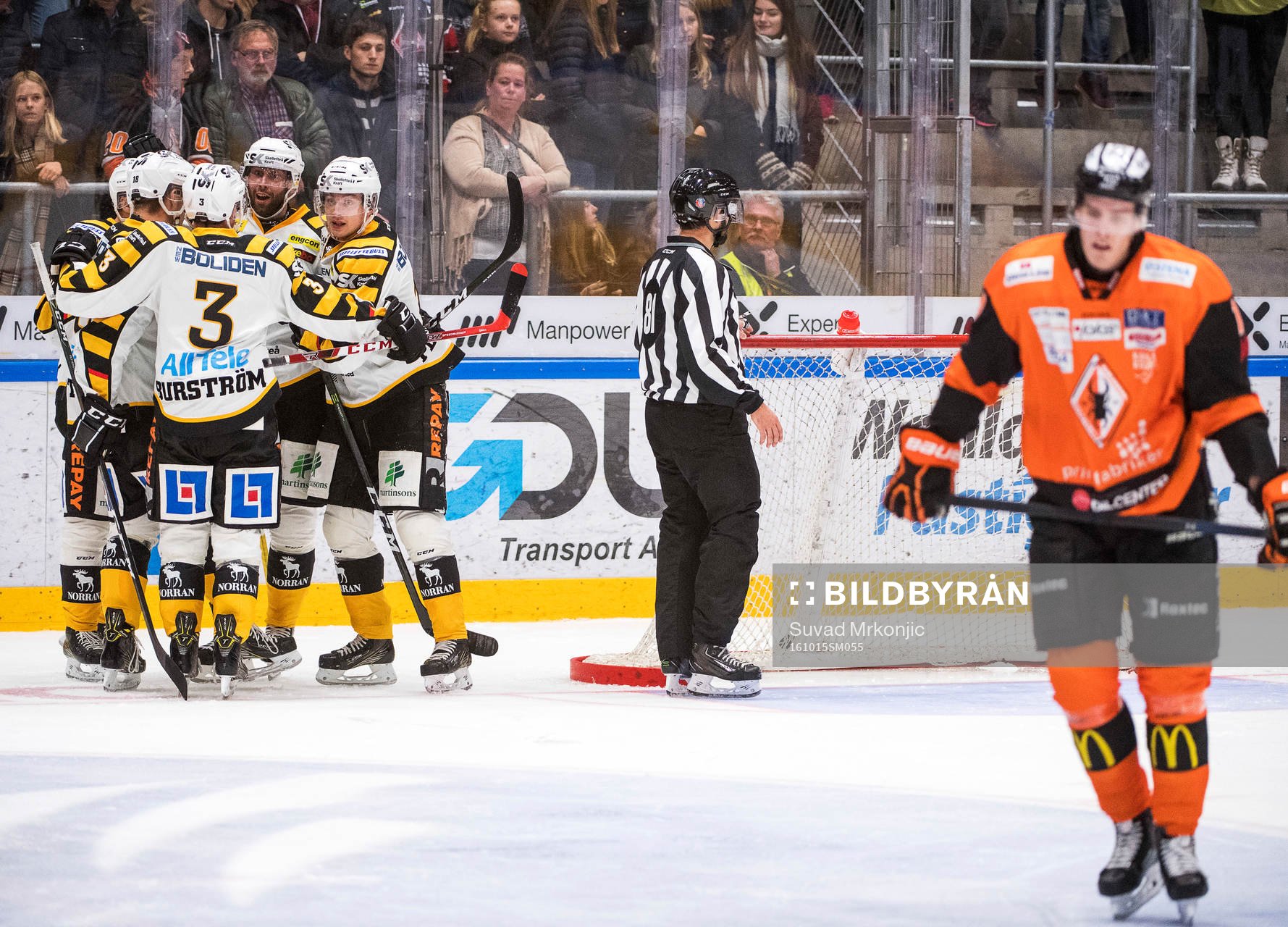 Skellefteåspelarna jublar