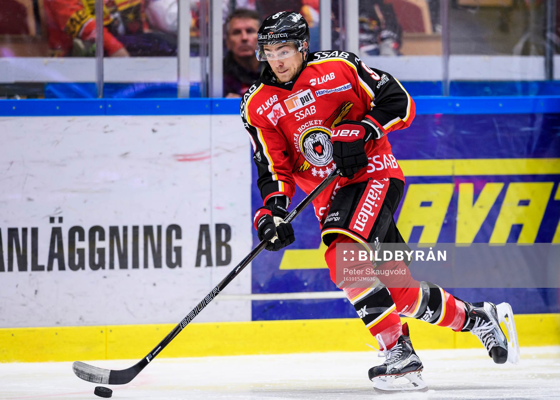 Luleås Johan Forsberg med pucken