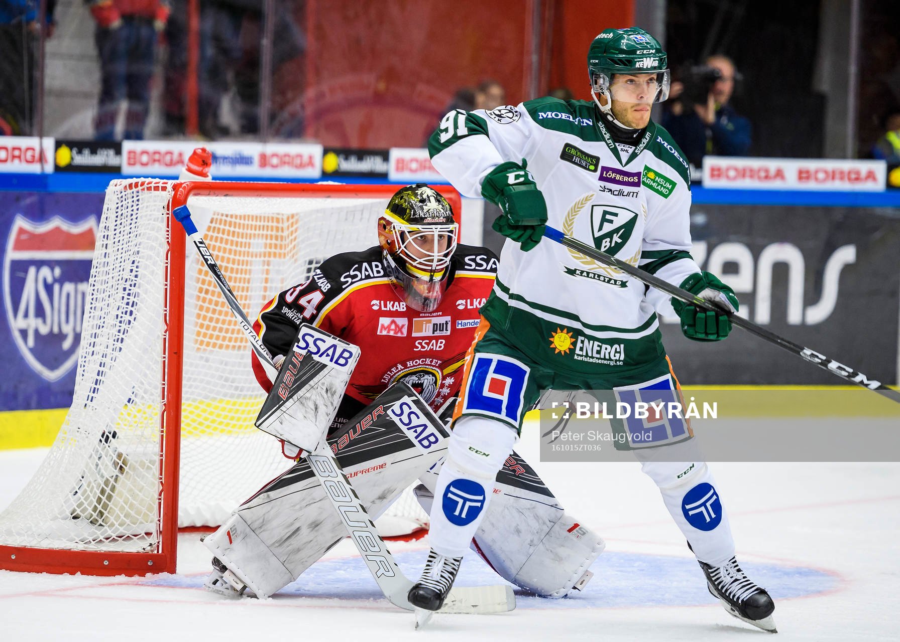 Färjestads Björn Svensson och Luleås målvakt Joel