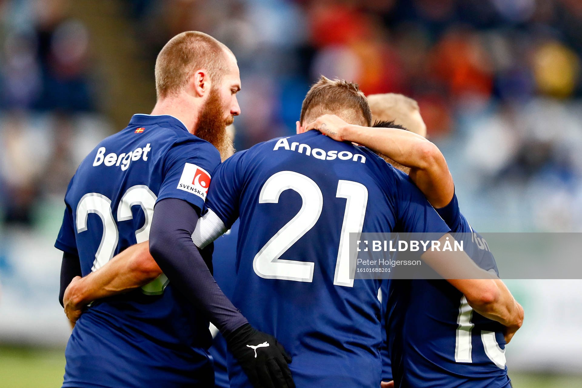 Malmö FFs Kari Arnason jublar med lagkamrater