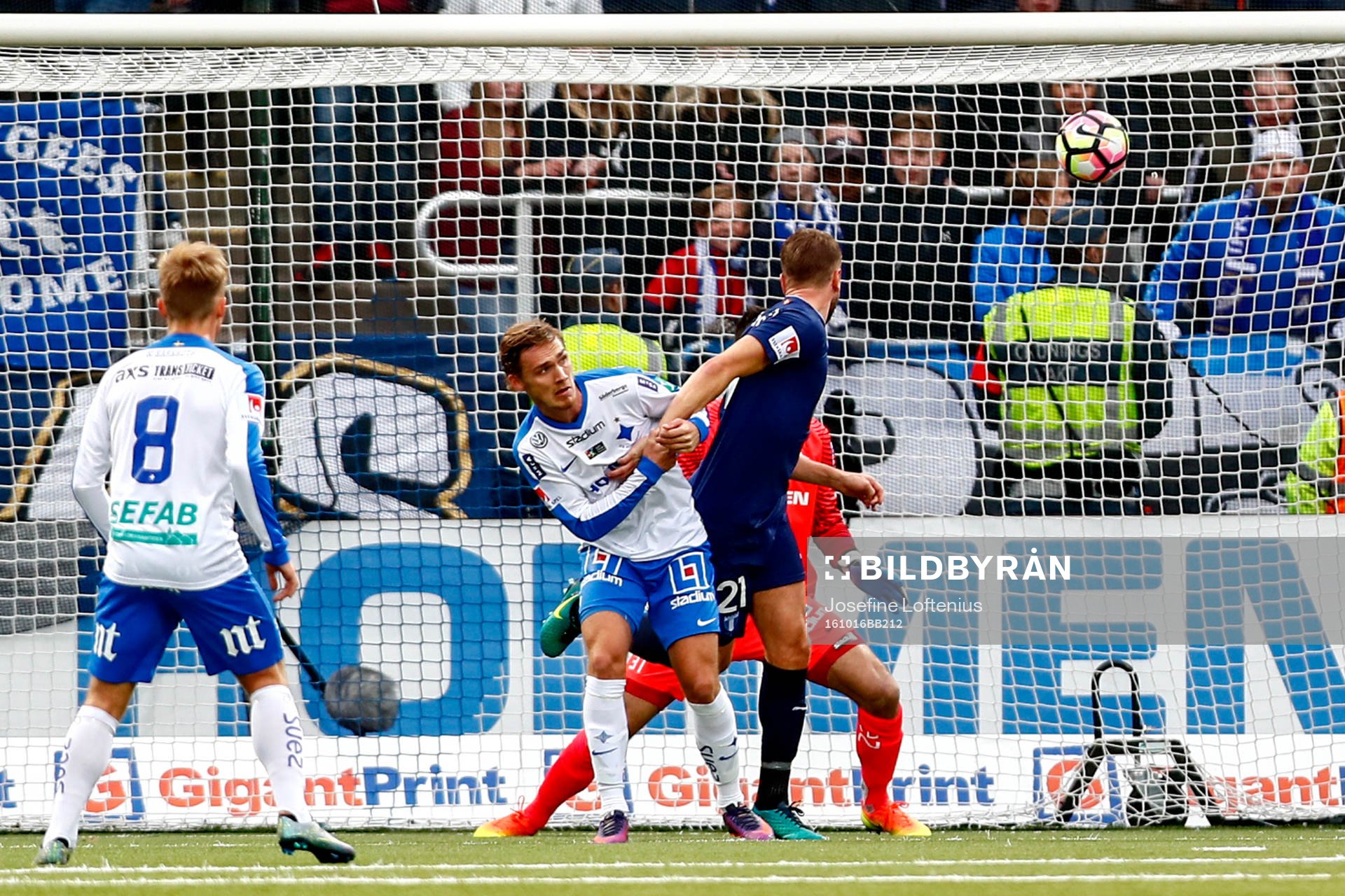 Malmö FFs Kari Arnason gör 0-1