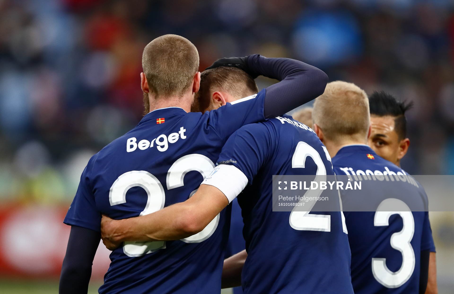 Malmö FFs Jo Inge Berget och Kari Arnason jublar