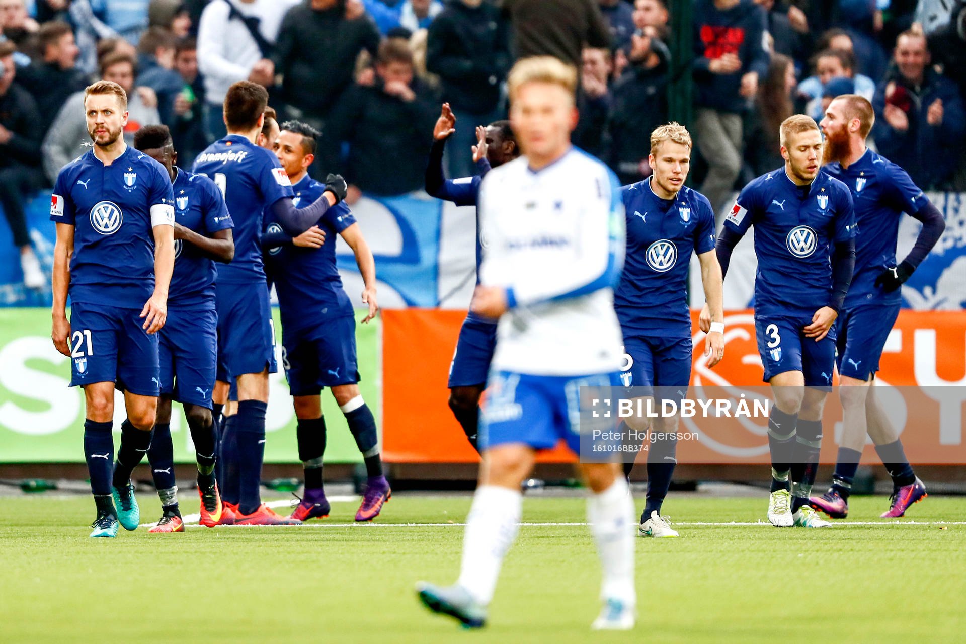 Malmö FFs Alexander Jeremejeff jublar med lagkamrater