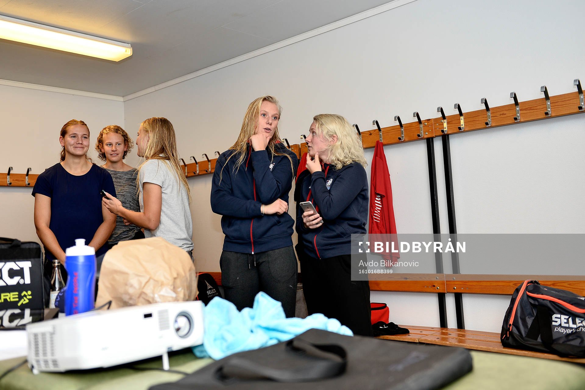 Linköpings lag inväntar slutresultatet i matchen