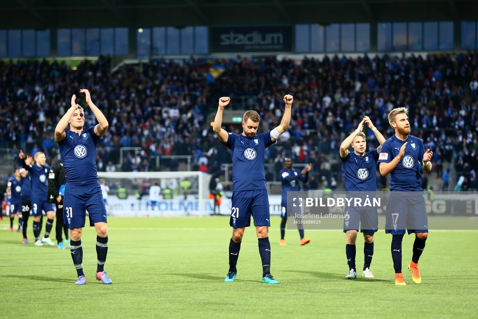 Malmö FFs Franz Brorsson, Kari Arnason, Oscar Lewicki och Rasmus Bengtsson jublar efter  fotbollsmatchen i Allsvenskan mellan Norrköping och Malmö FF den 16 oktober 2016 i Norrköping.