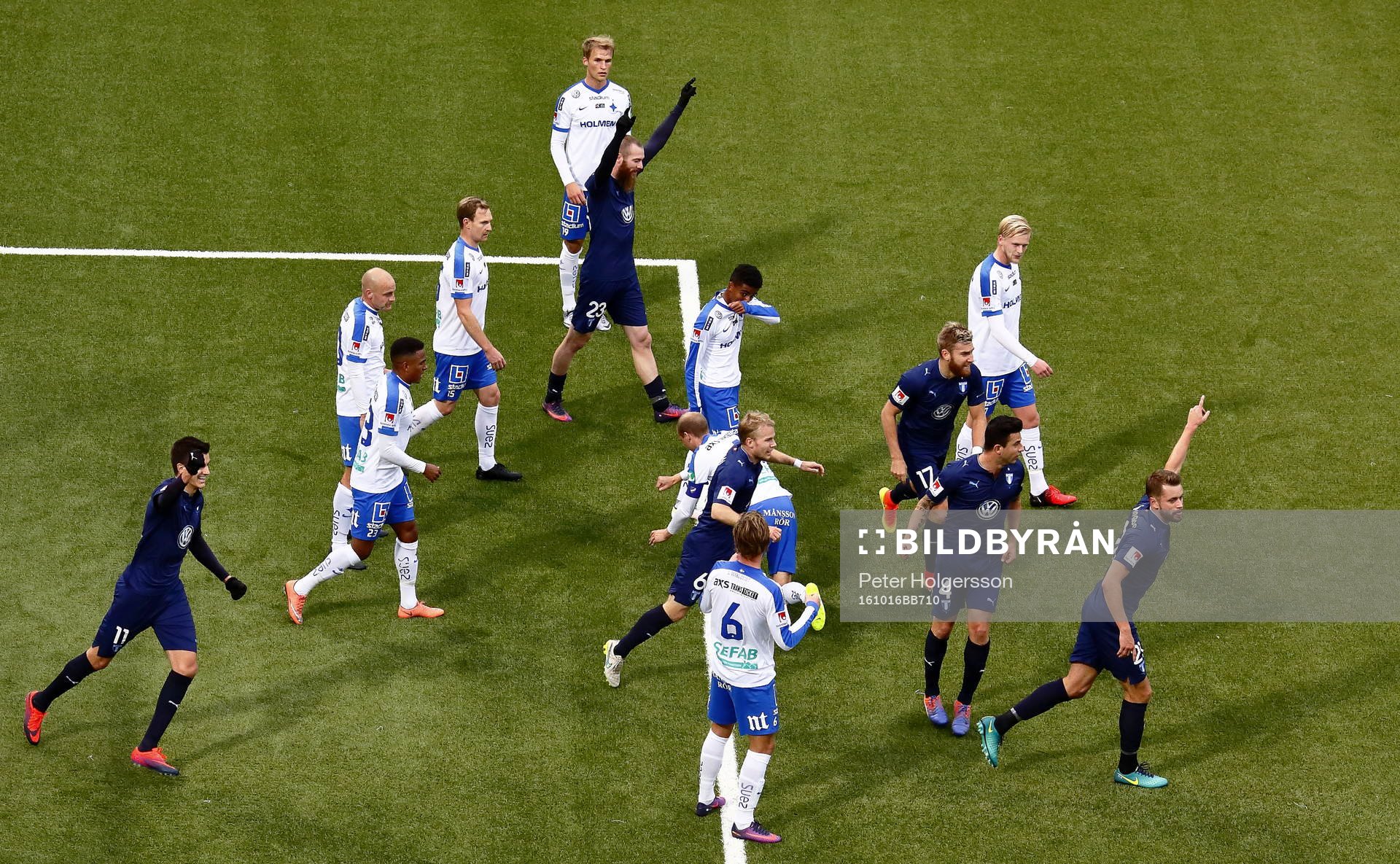 Jubel o depp vid mål 0-1 av Malmö FFs Kari Arnason 0-1 av