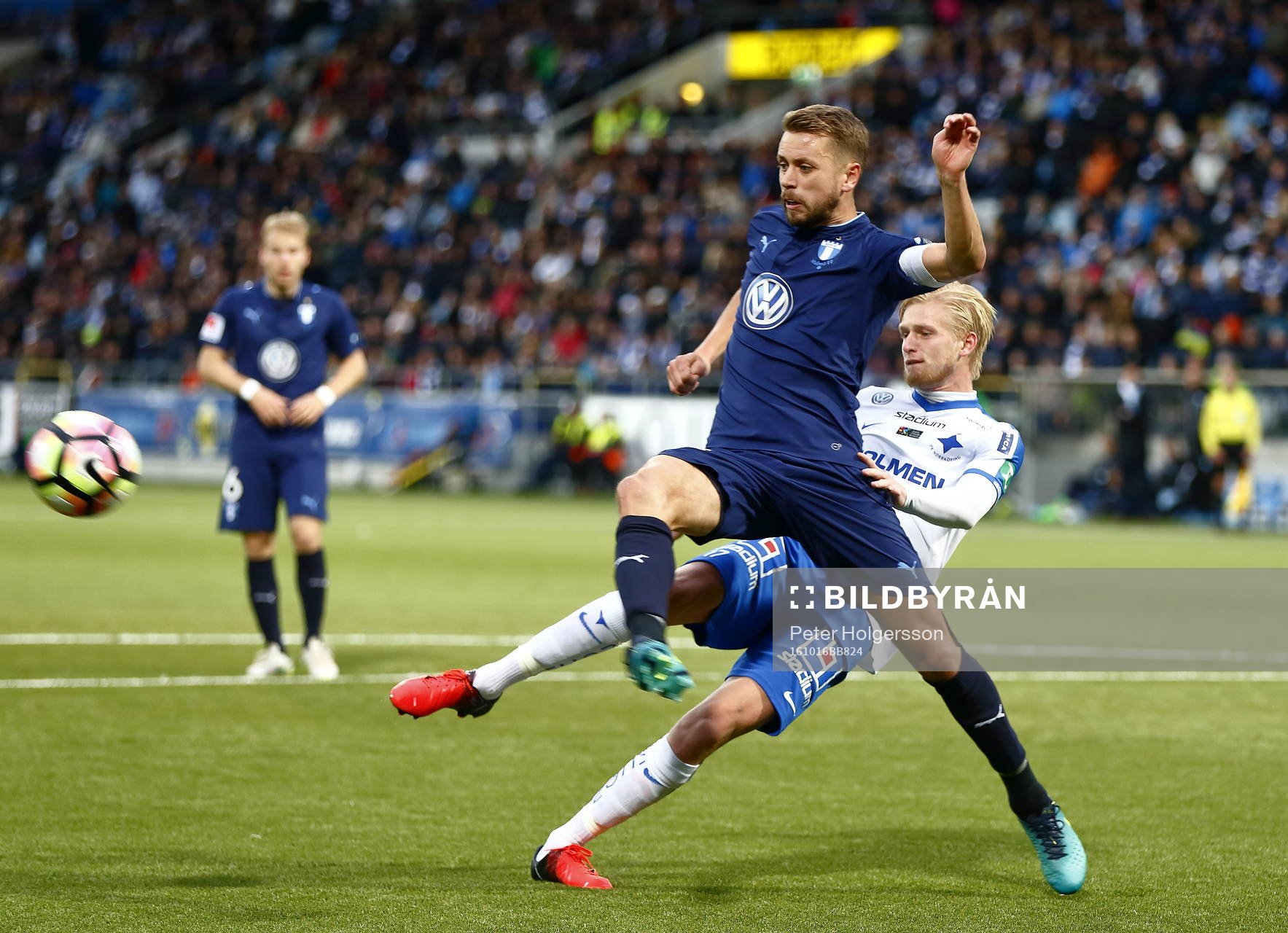 Malmö FFs Kari Arnason och Norrköpings Karl Holmberg