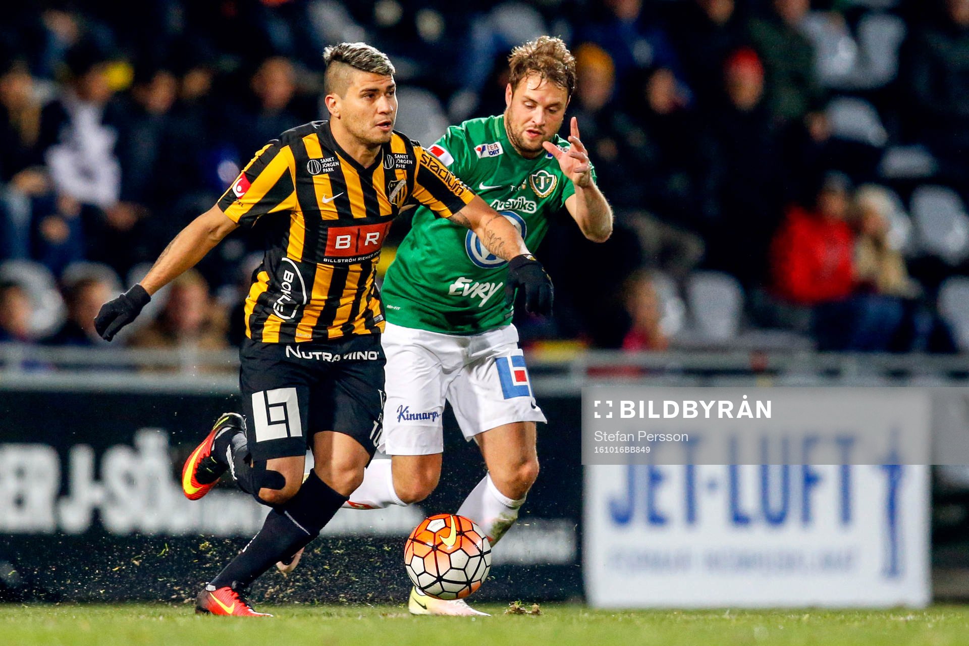 Häckens Paulo de Oliveira och Jönköpings Tom Siwe