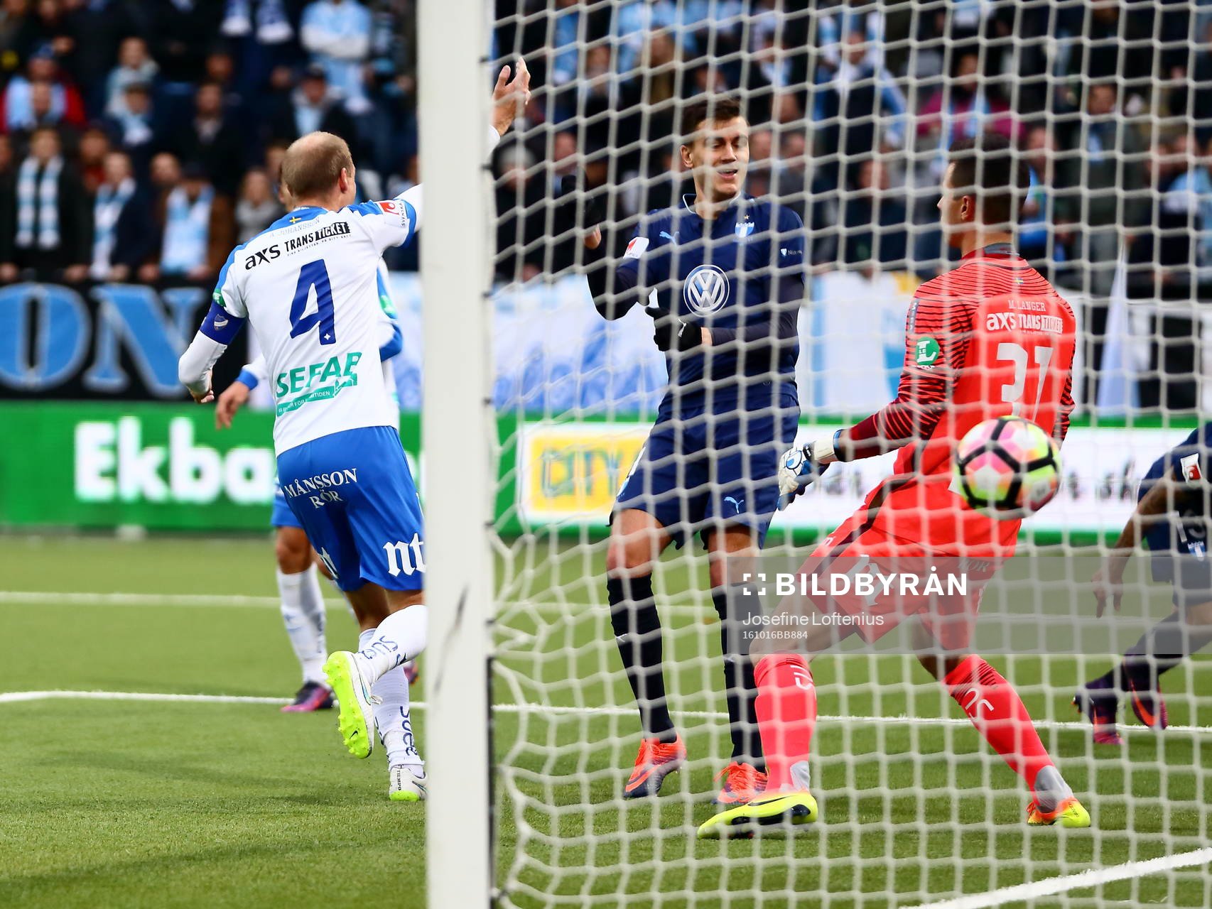 Malmö FFs Alexander Jeremejeff gör mål 1-2 på