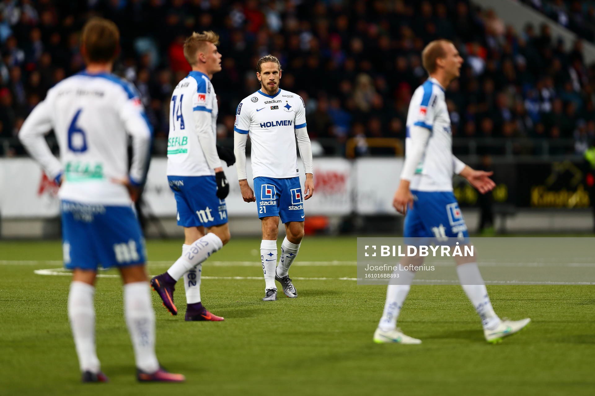 Norrköpings Andreas Hadenius med flera Norrköpingsspelare