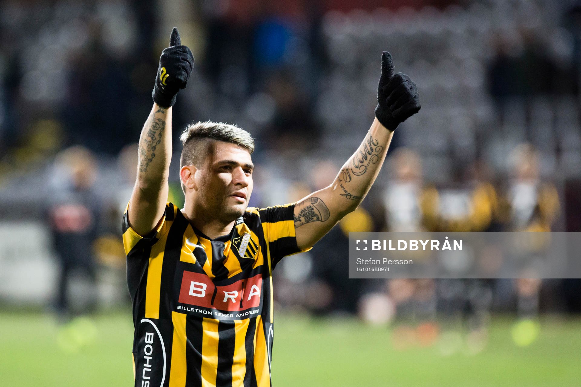 Häckens Paulo de Oliveira jublar