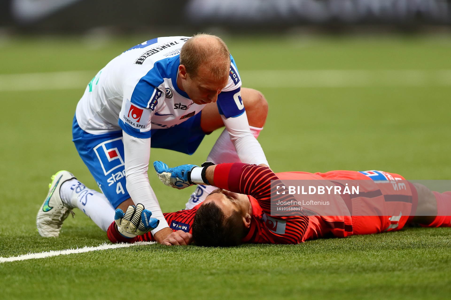 Norrköpings Andreas Johansson och målvakt Michael Langer
