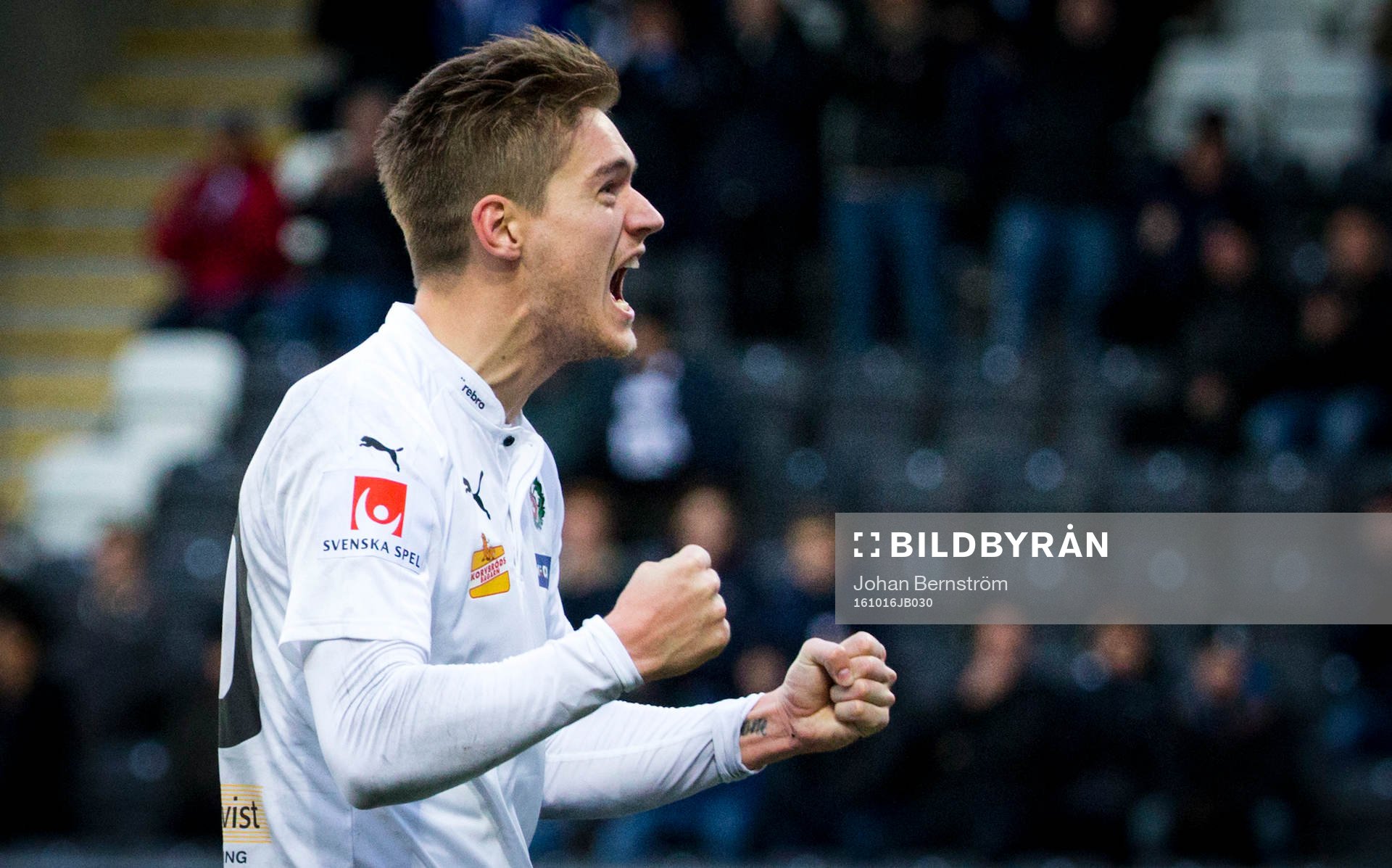 Örebros Victor Sköld jublar
