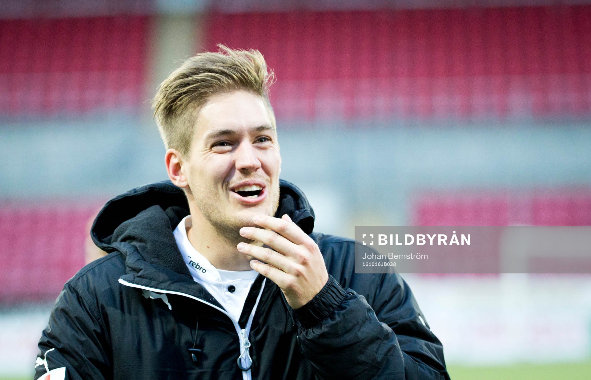Örebros Victor Sköld jublar