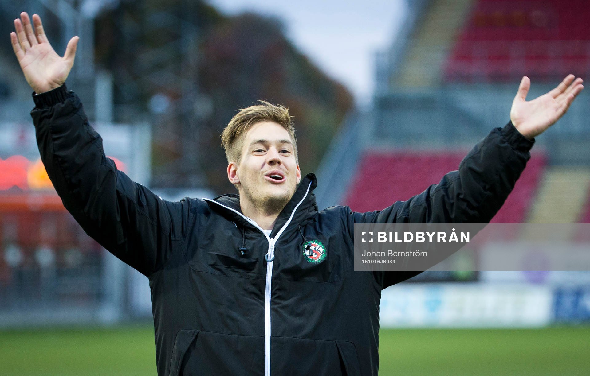 Örebros Victor Sköld jublar