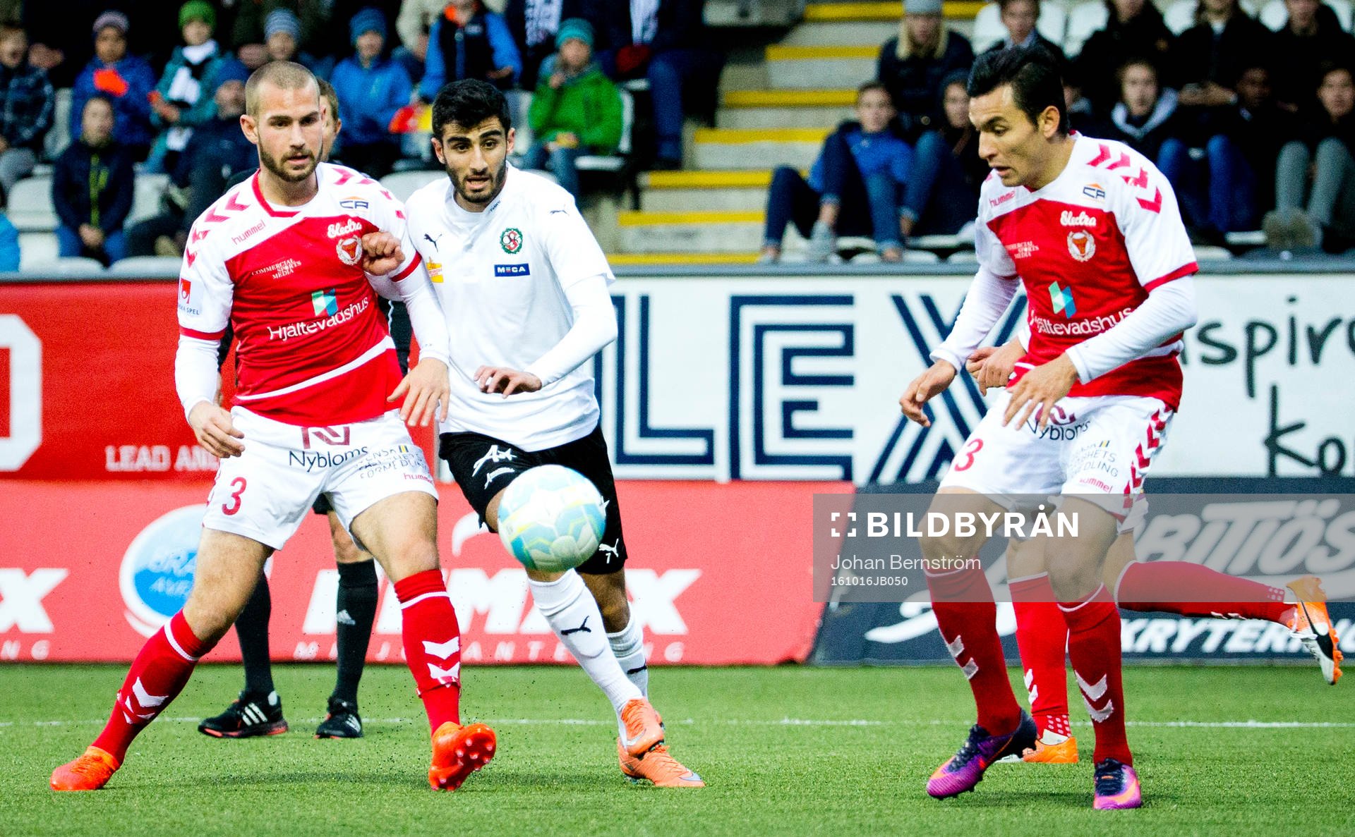 Kalmars Sebastian Hedlund och Örebros Ferhad Ayaz
