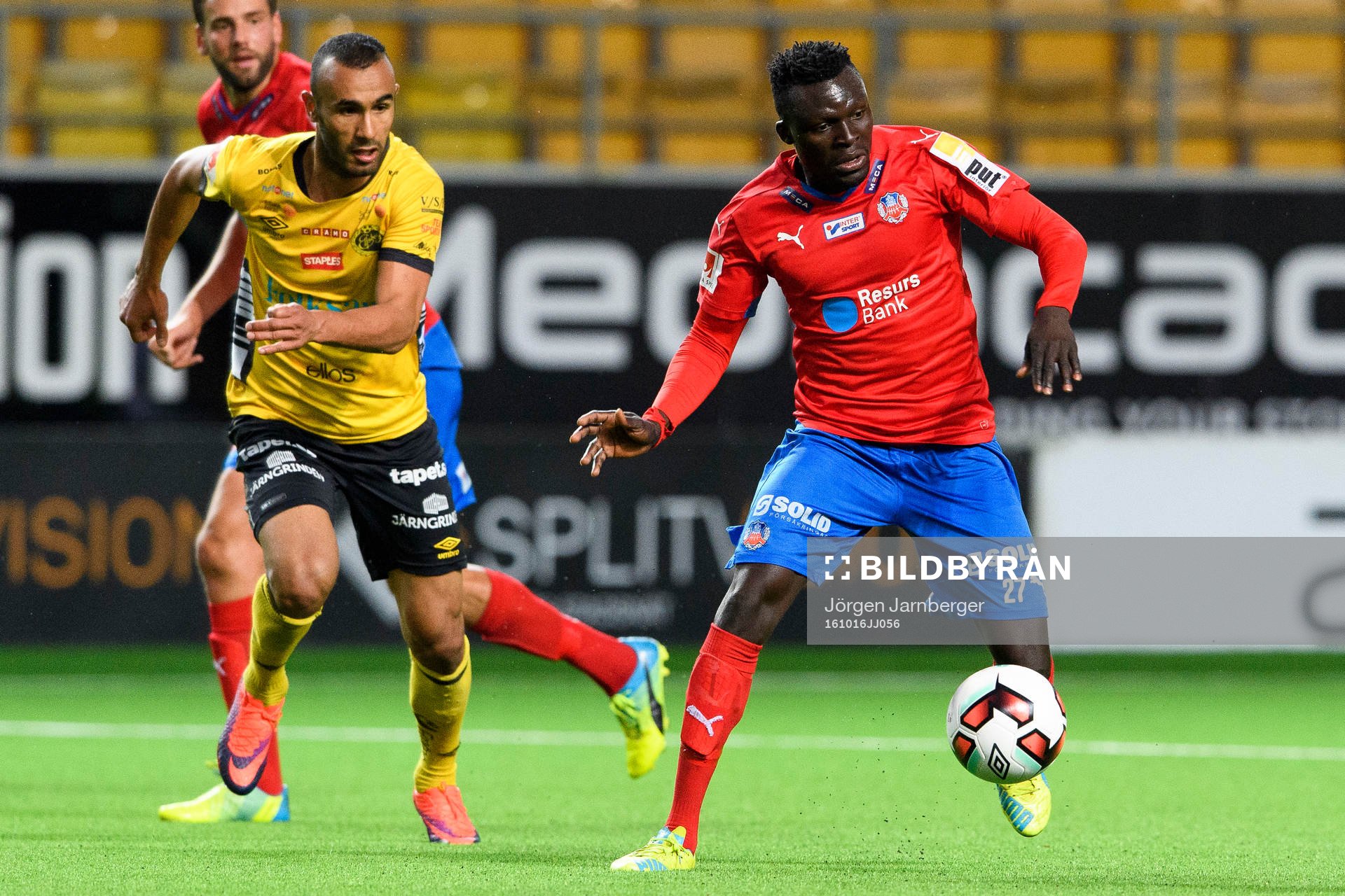 Helsingborgs Lalawélé Atakora  och Elfsborgs Issam Jebali