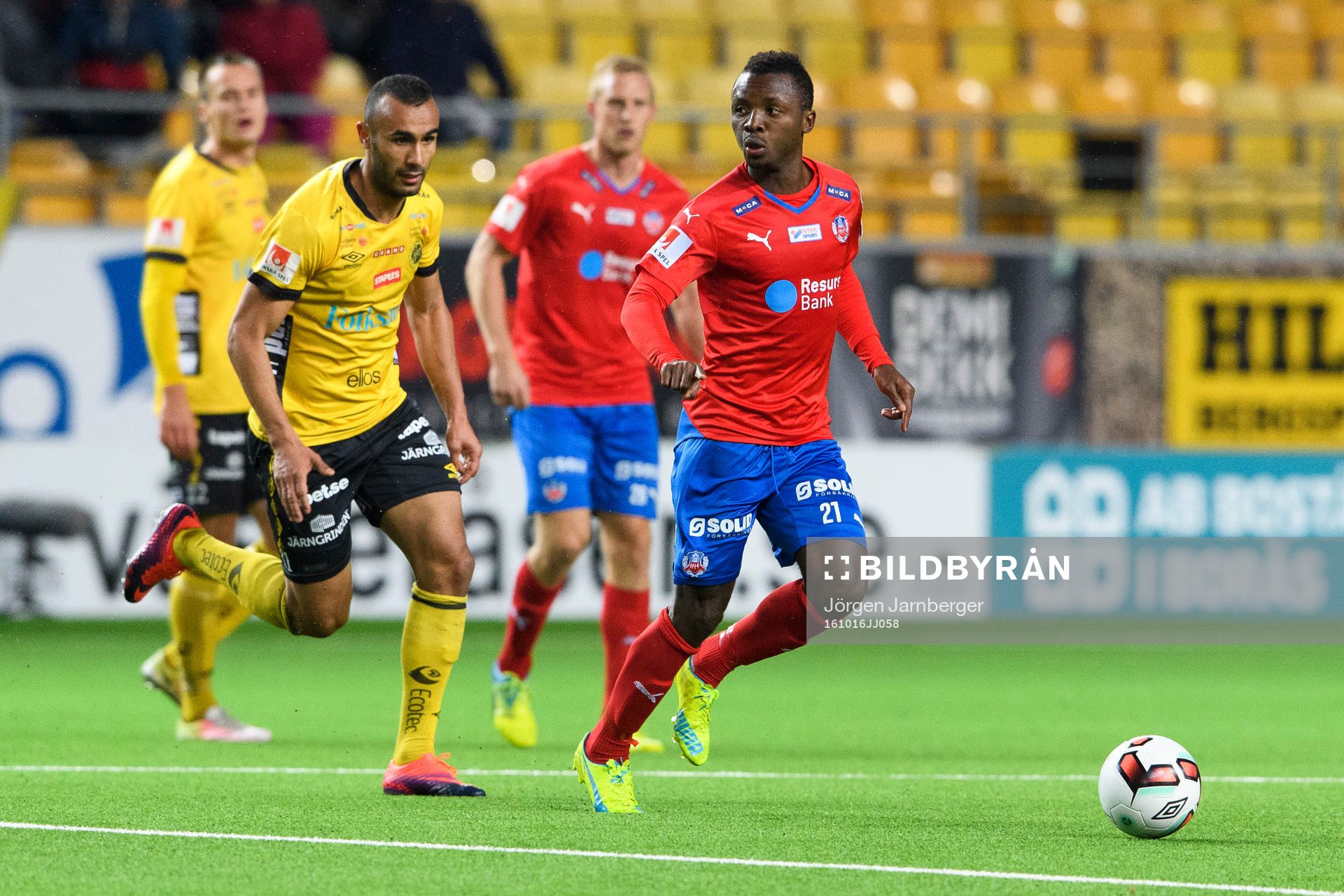 Helsingborgs Monday Samuel och Elfsborgs Issam Jebali