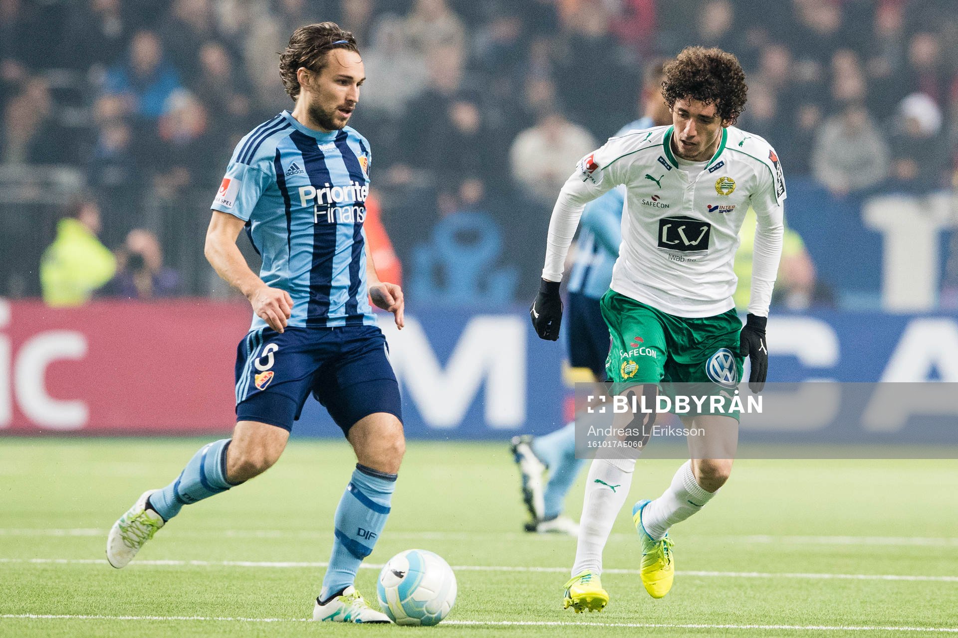 Djurgårdens Kevin Walker och Hammarbys Romulo Cabral