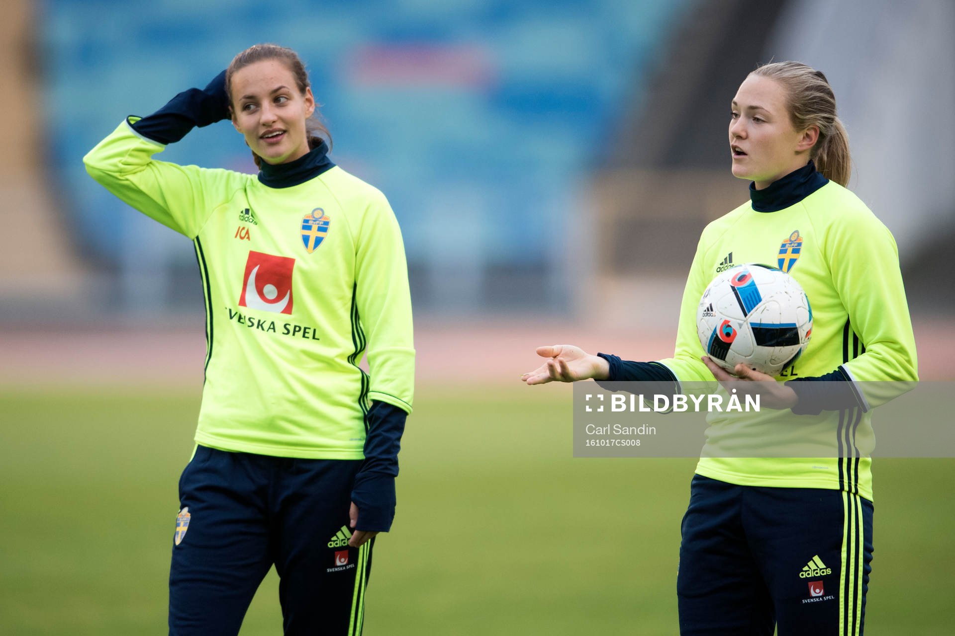 Sveriges Nathalie Björn och Magdalena Eriksson