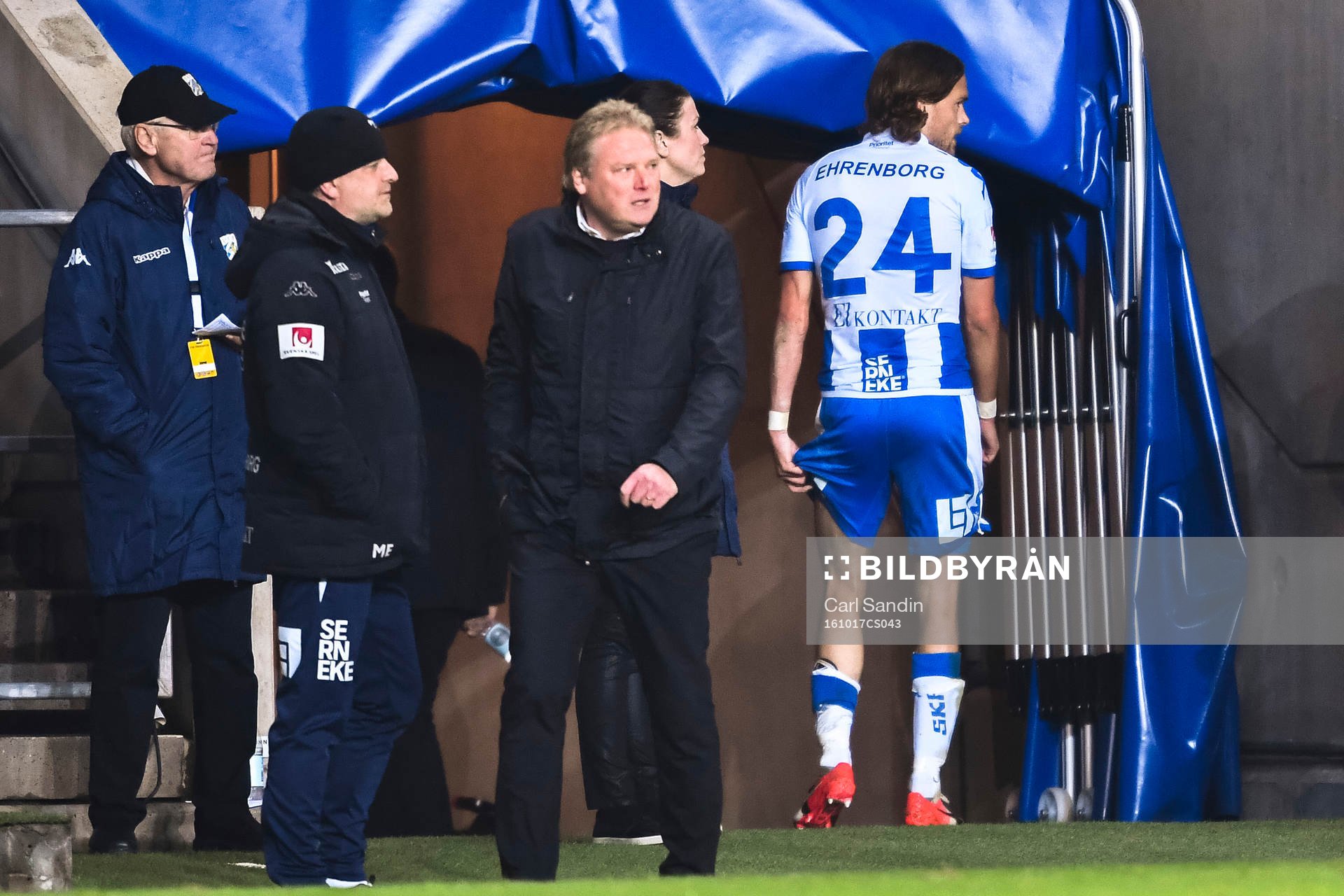 IFK Göteborgs Tom Pettersson lämnar planen