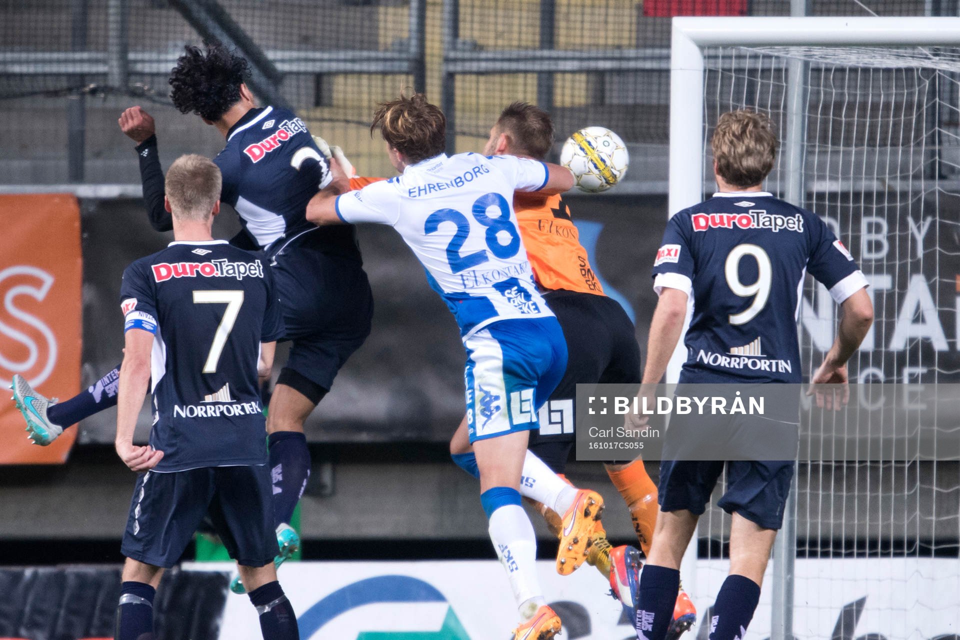 Gefles Joshua Nadeau nickar bollen till 3-3 framför IFK