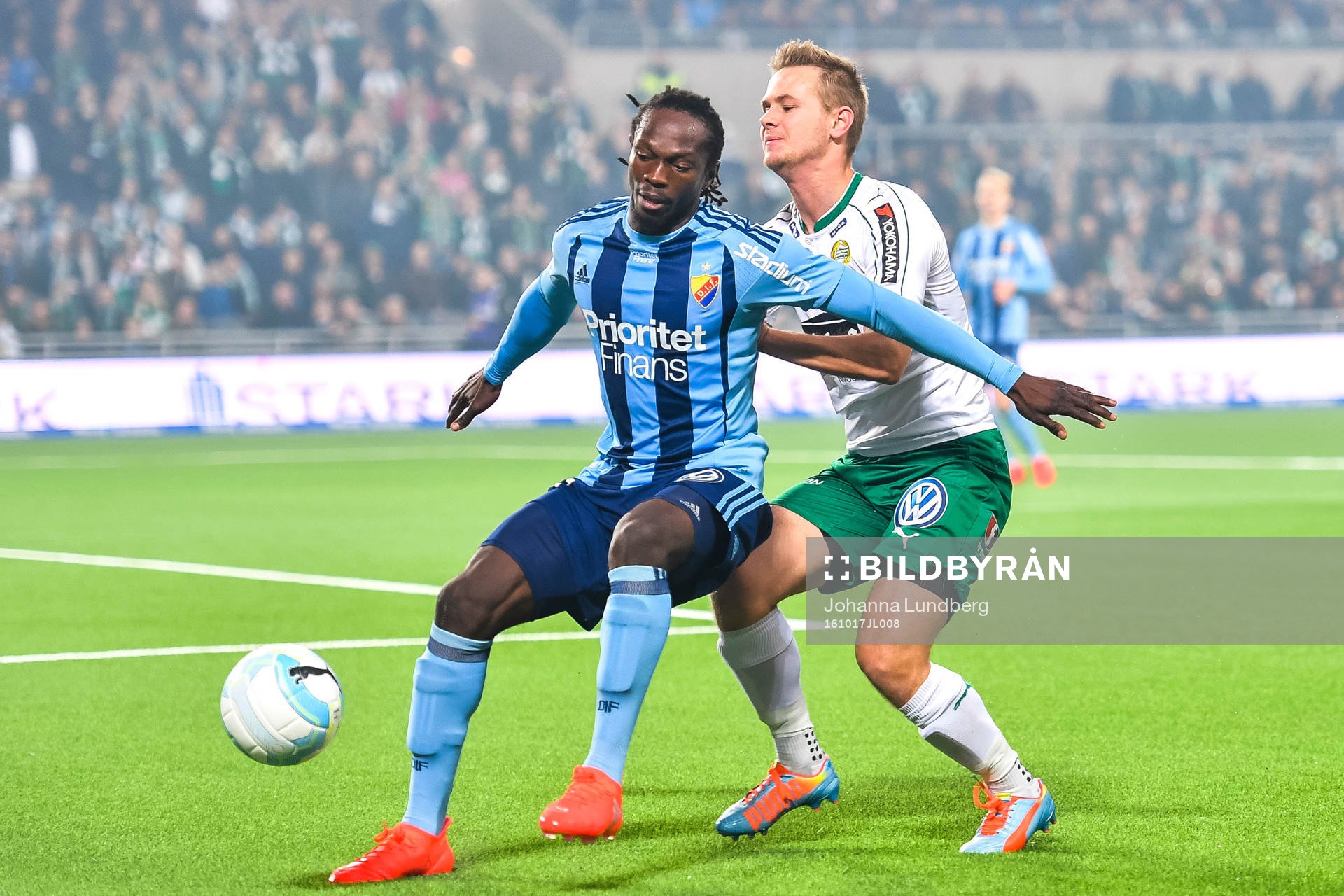 Djurgårdens Kebba Ceesay och Hammarbys Erik Israelsson