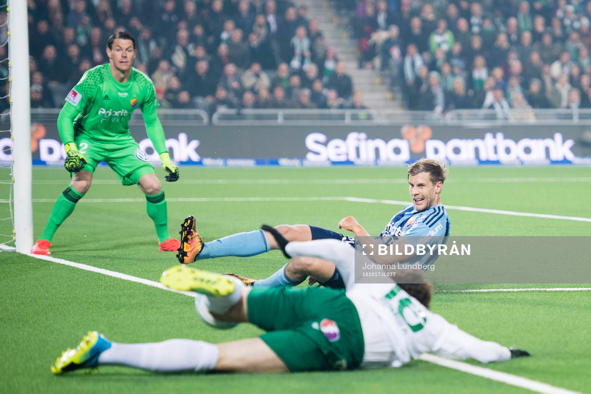 Djurgårdens målvakt Kenneth Høie och Niklas Gunnarsson