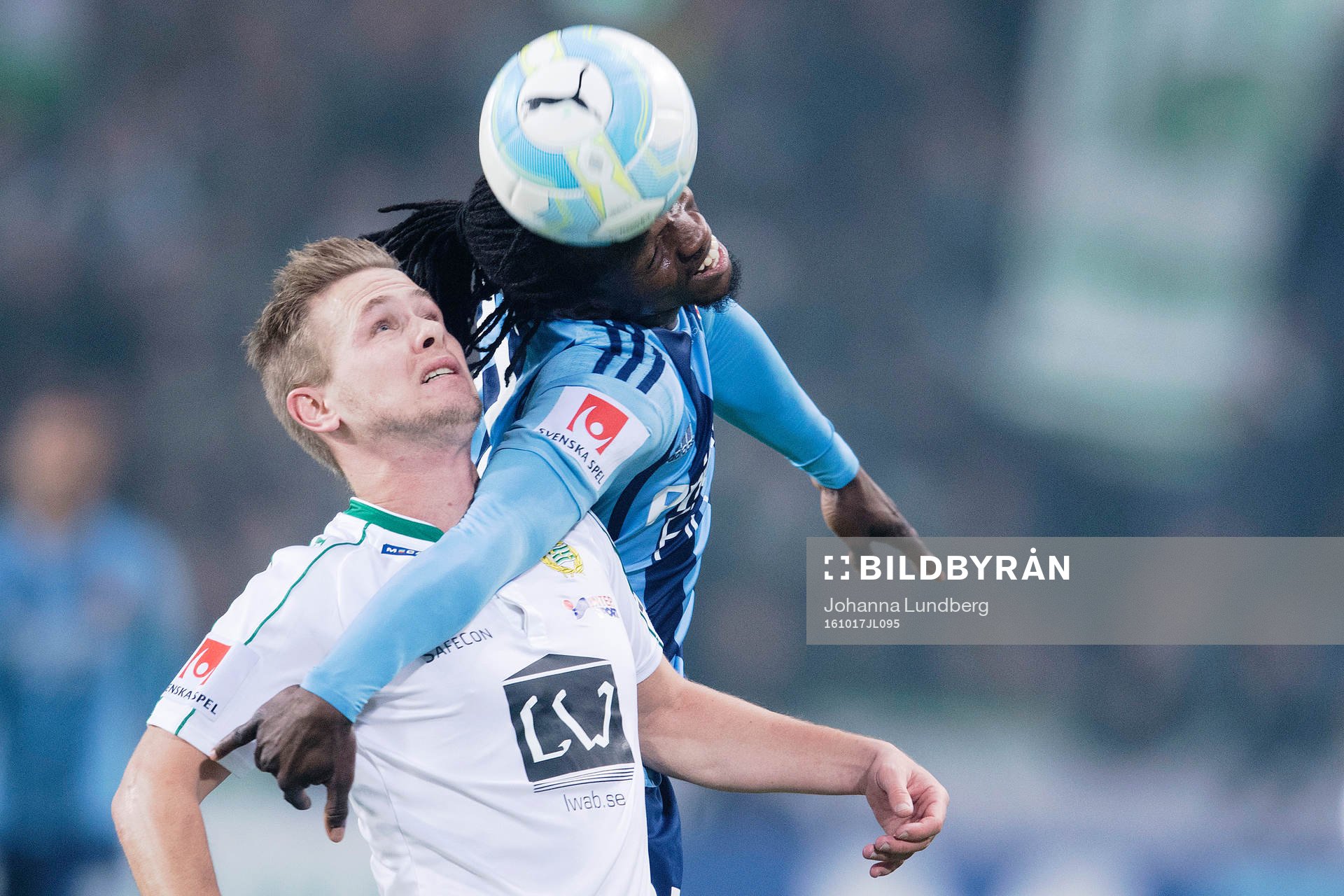 Djurgårdens Kebba Ceesay och Hammarbys Erik Israelsson