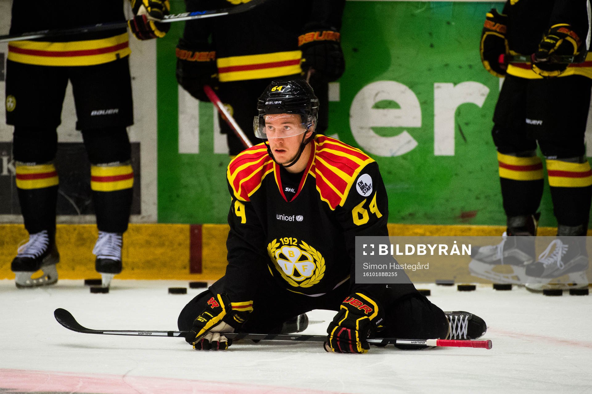 Brynäs Jonathan Pudas före ishockeymatchen i SHL mellan