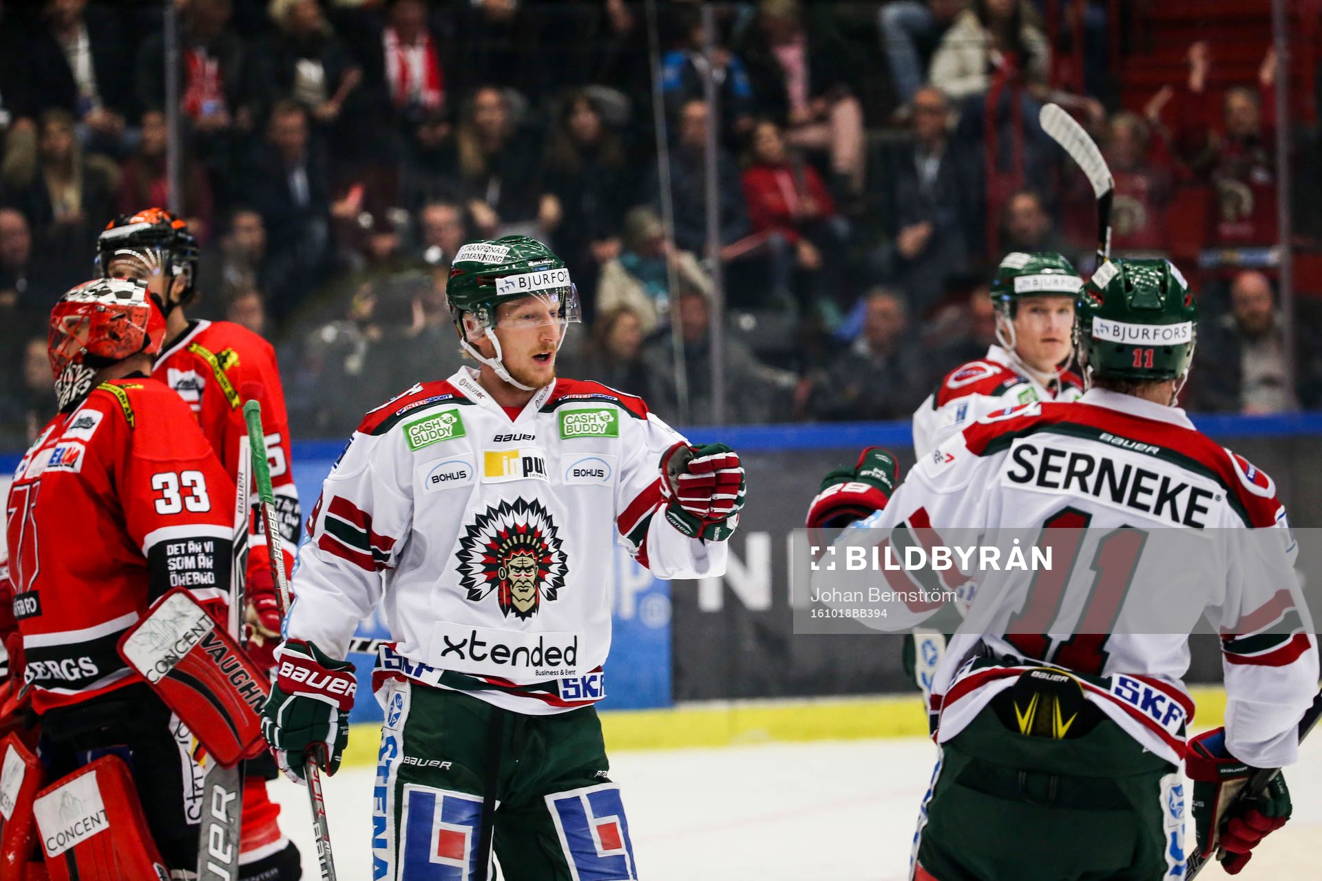 Frölundas Simon Hjalmarsson och Victor Olofsson jublar