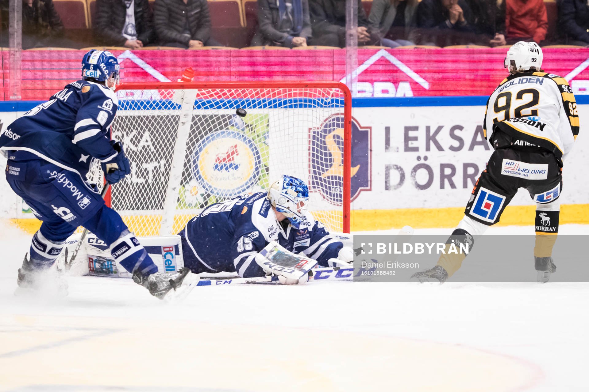 Skellefteås Jesper Olofsson gör 0-1 bakom Leksands