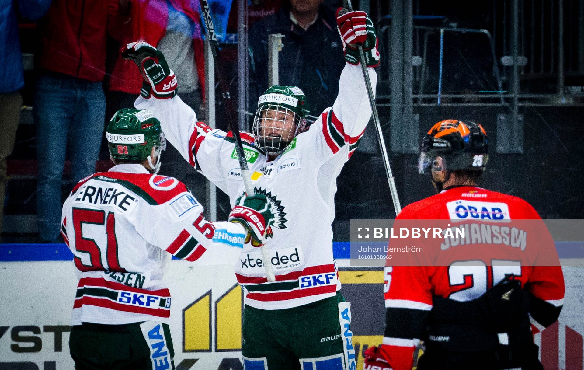 Frölundas Kristian Vesalainen gör 2-3 och jublar