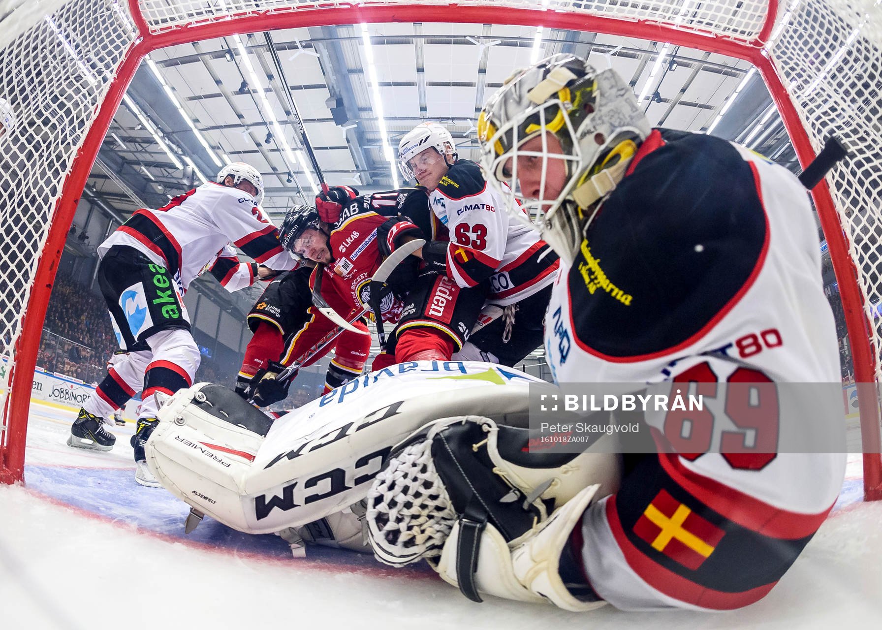 Luleås Anton Hedman gör 1-0 bakom Malmö Redhawks