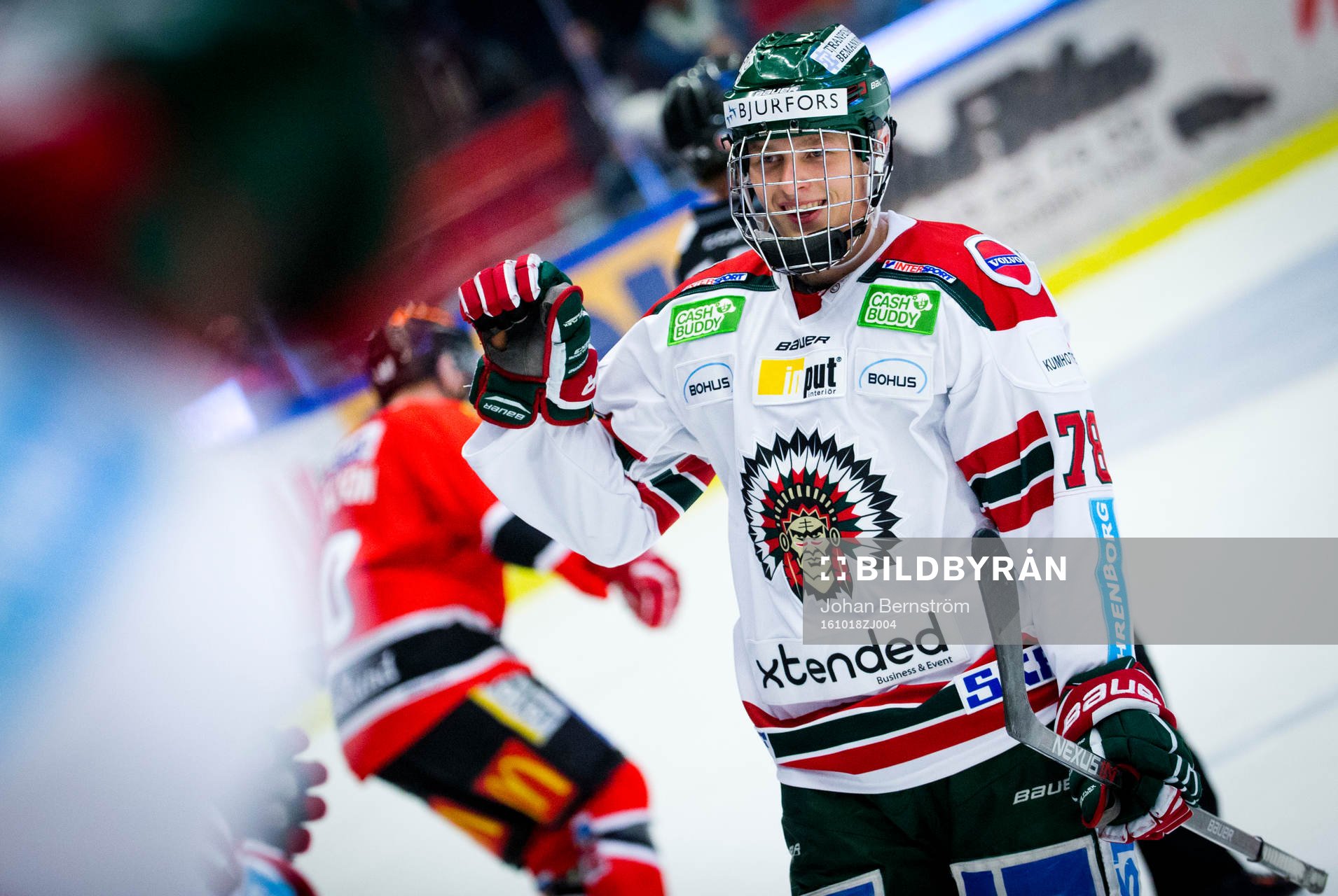 Frölundas Kristian Vesalainen gör 2-3 och jublar