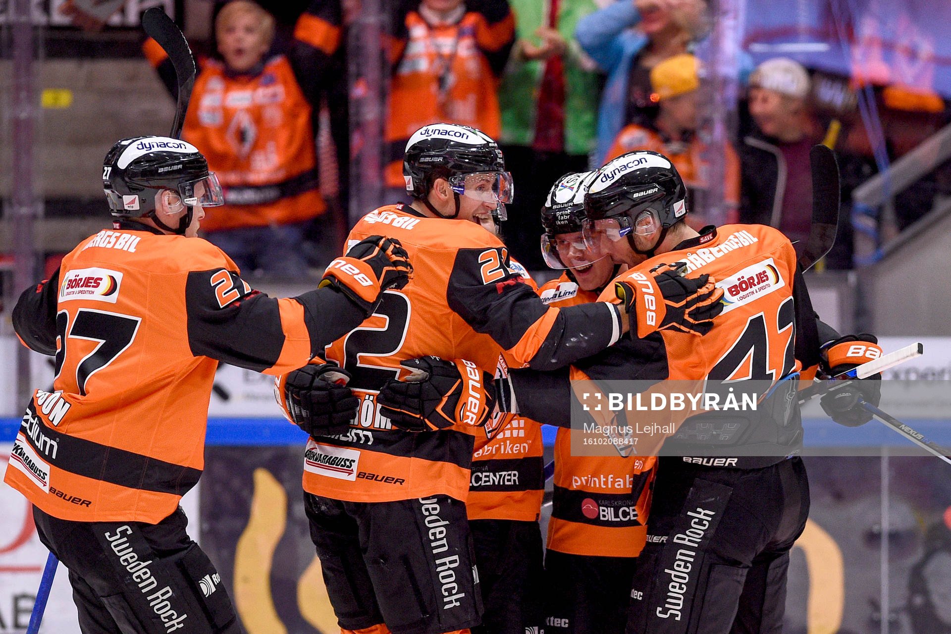 Karlskronas Joel Kellman jublar med lagkamrater