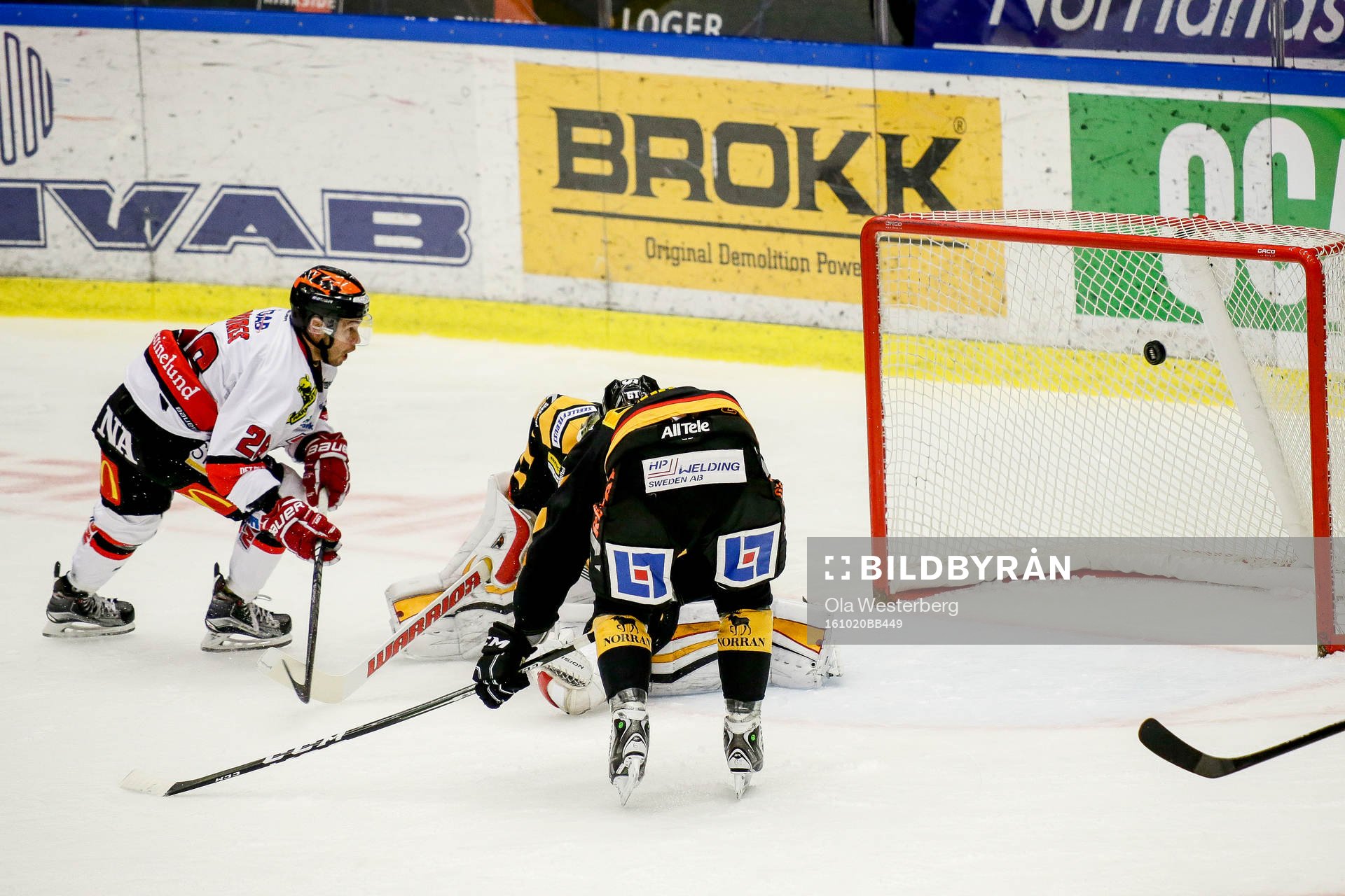 Örebros Greg Squires jublar