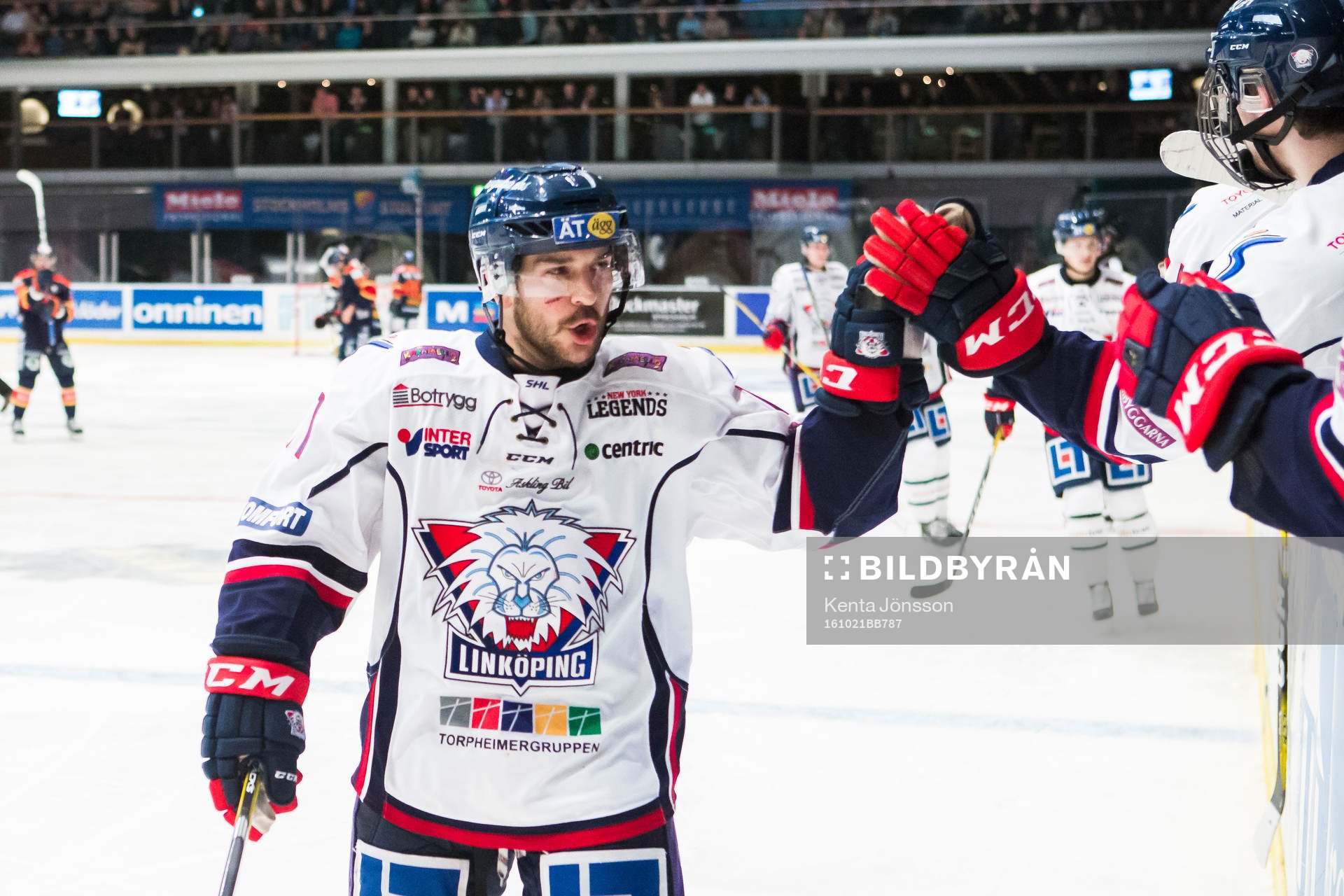 Linköpings Garret Roe jublar