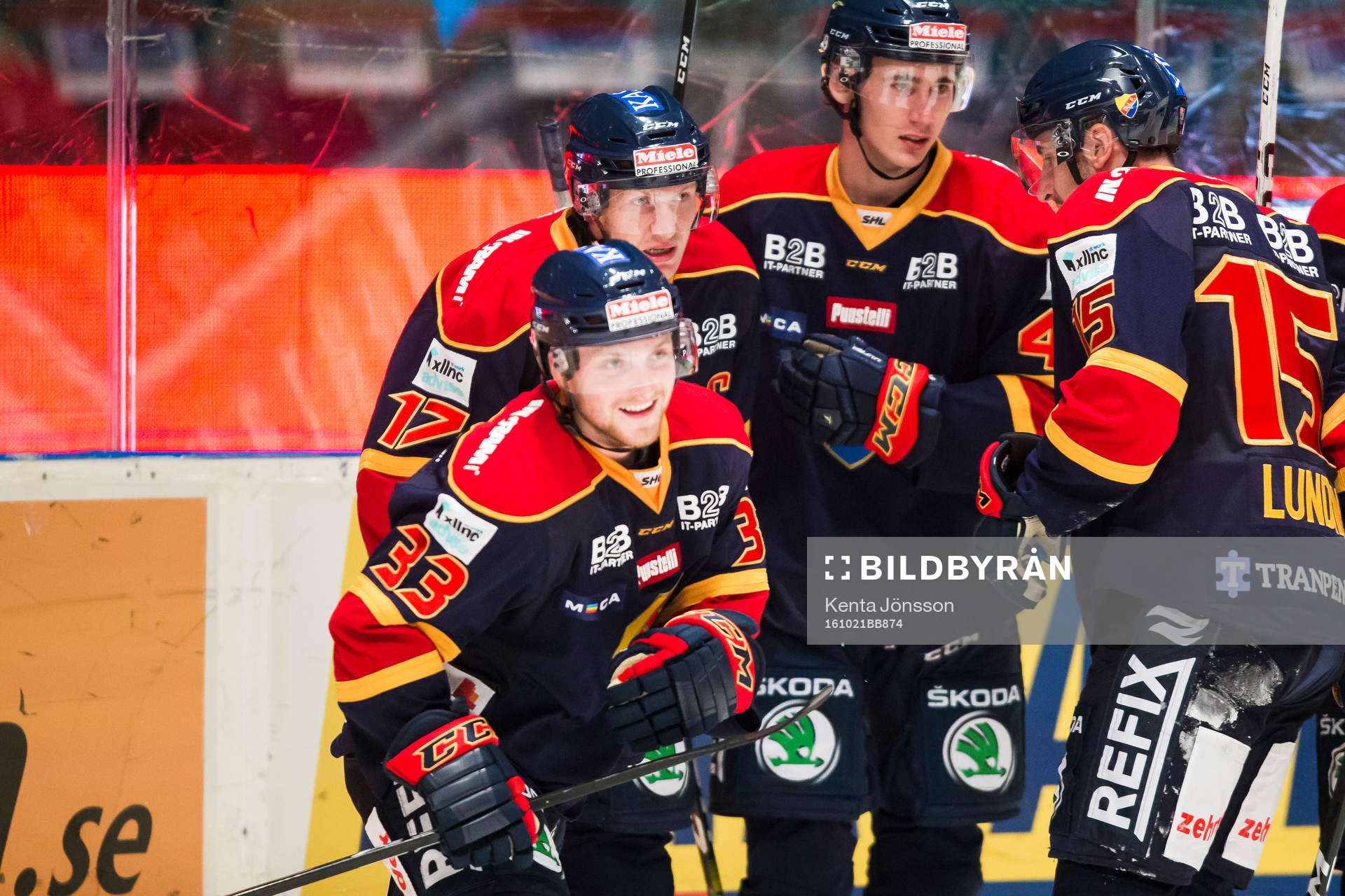 Djurgårdens Linus Hultström jublar med Henrik Eriksson ,