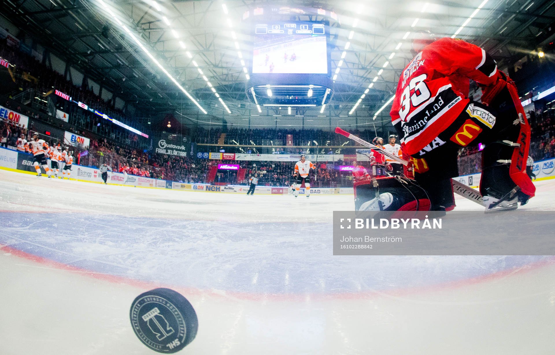 Karlskronas Joel Kellman gör 0-2 på Örebros målvakt
