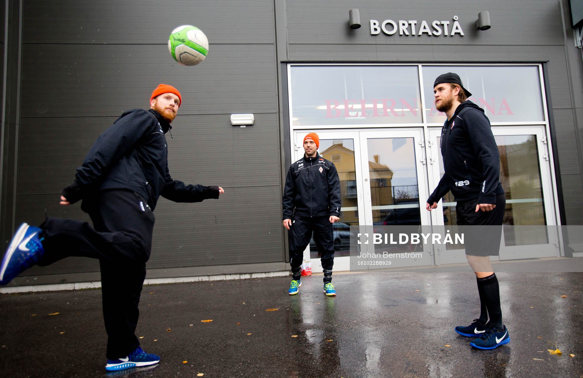 Karlskronas Joachim Rohdin, målvakt Johannes Jönsson och