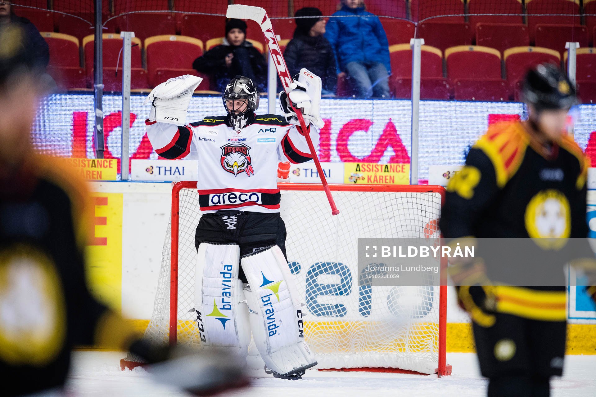 Malmö Redhawks målvakt Cristopher Nihlstorp jublar vid