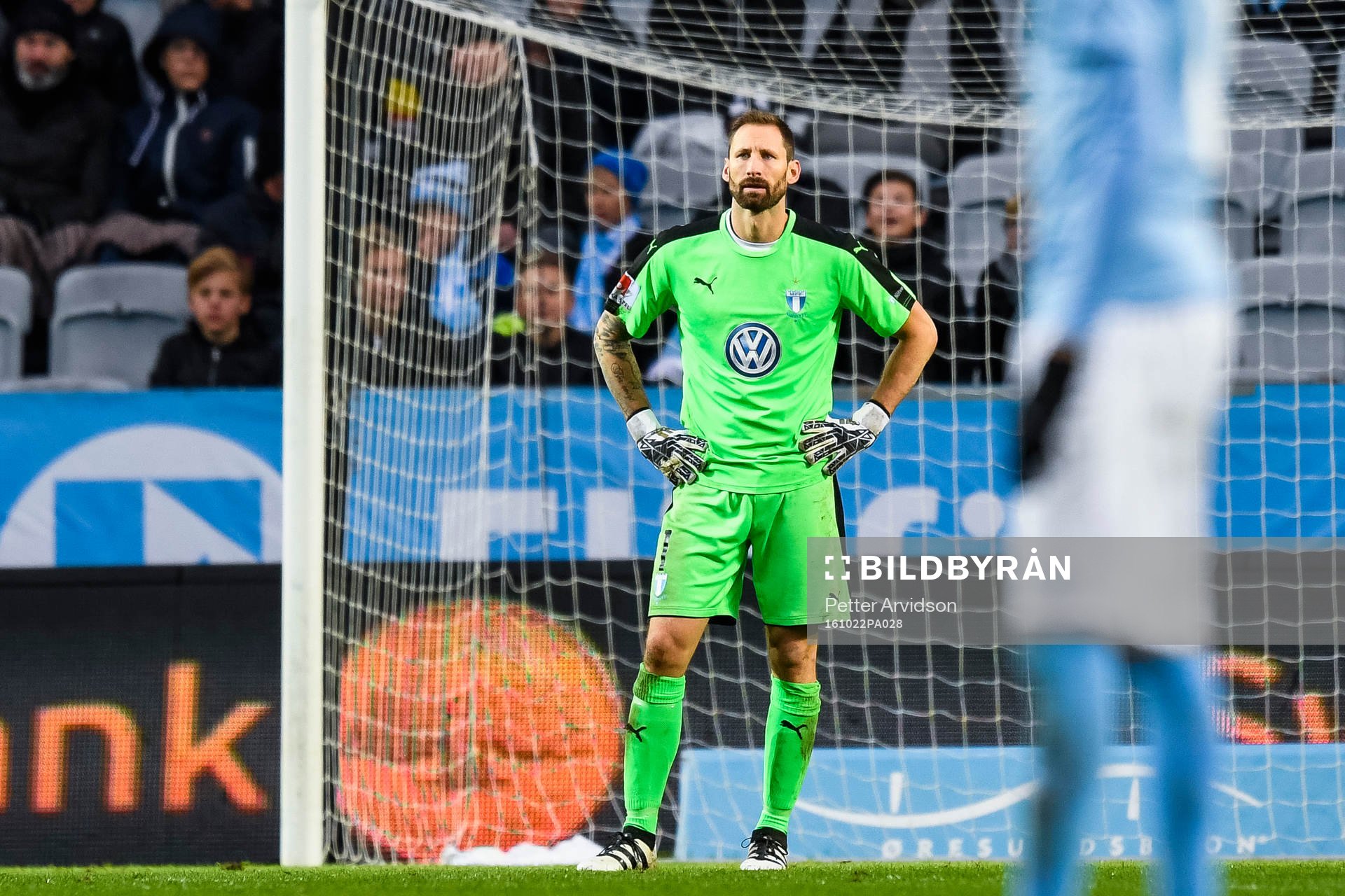 Malmö FFs målvakt Johan Wiland  deppar