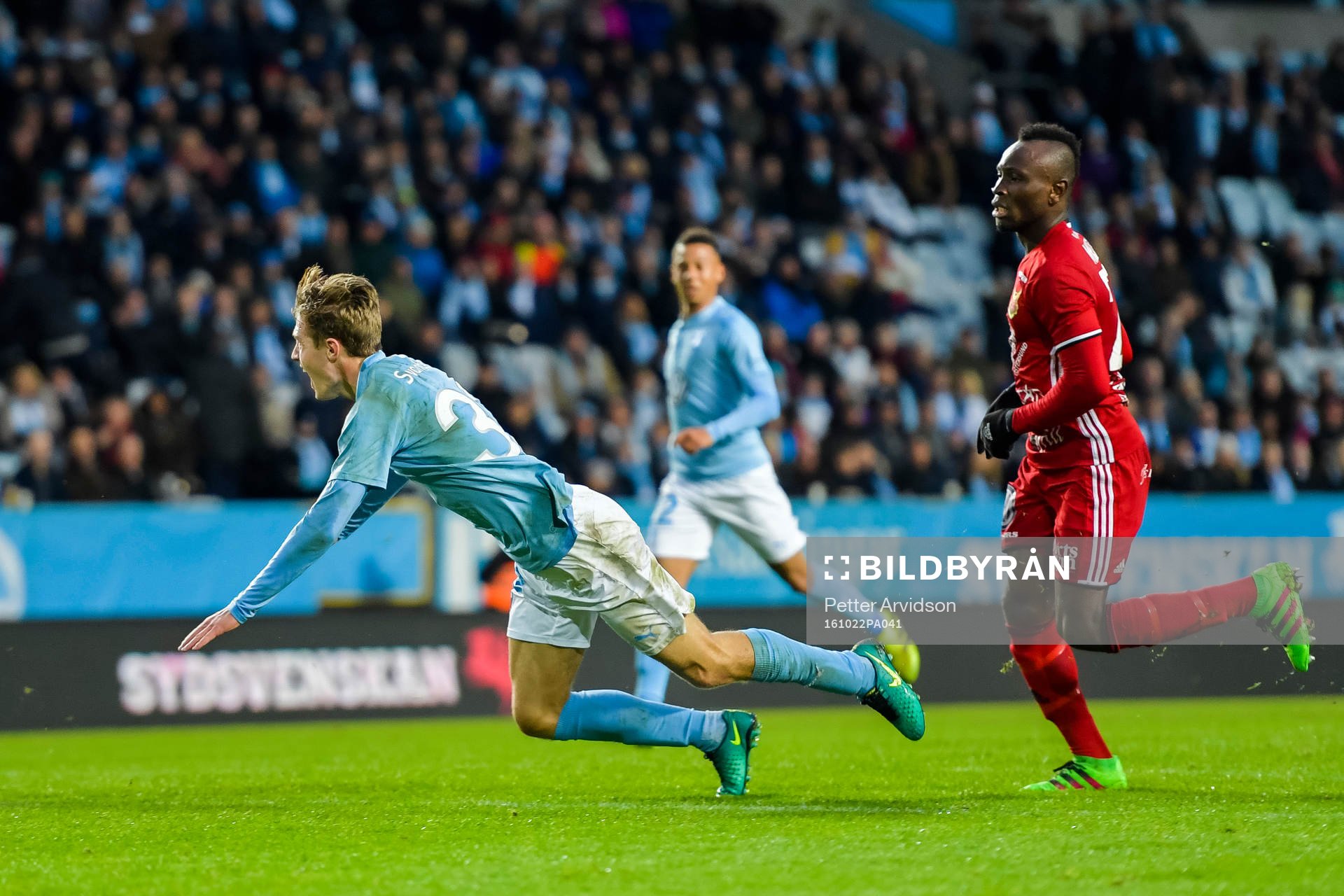 Malmö FFs Mattias Svanberg och Östersunds Samuel Mensiro