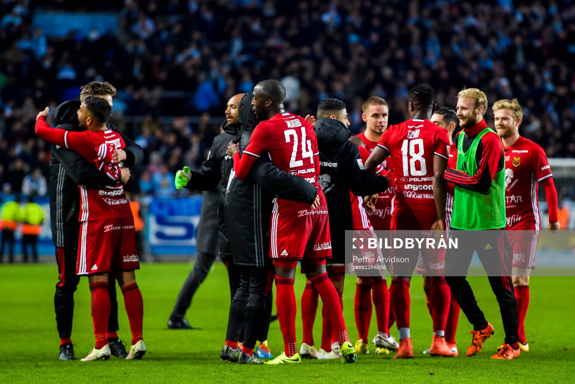 Östersunds spelare jublar