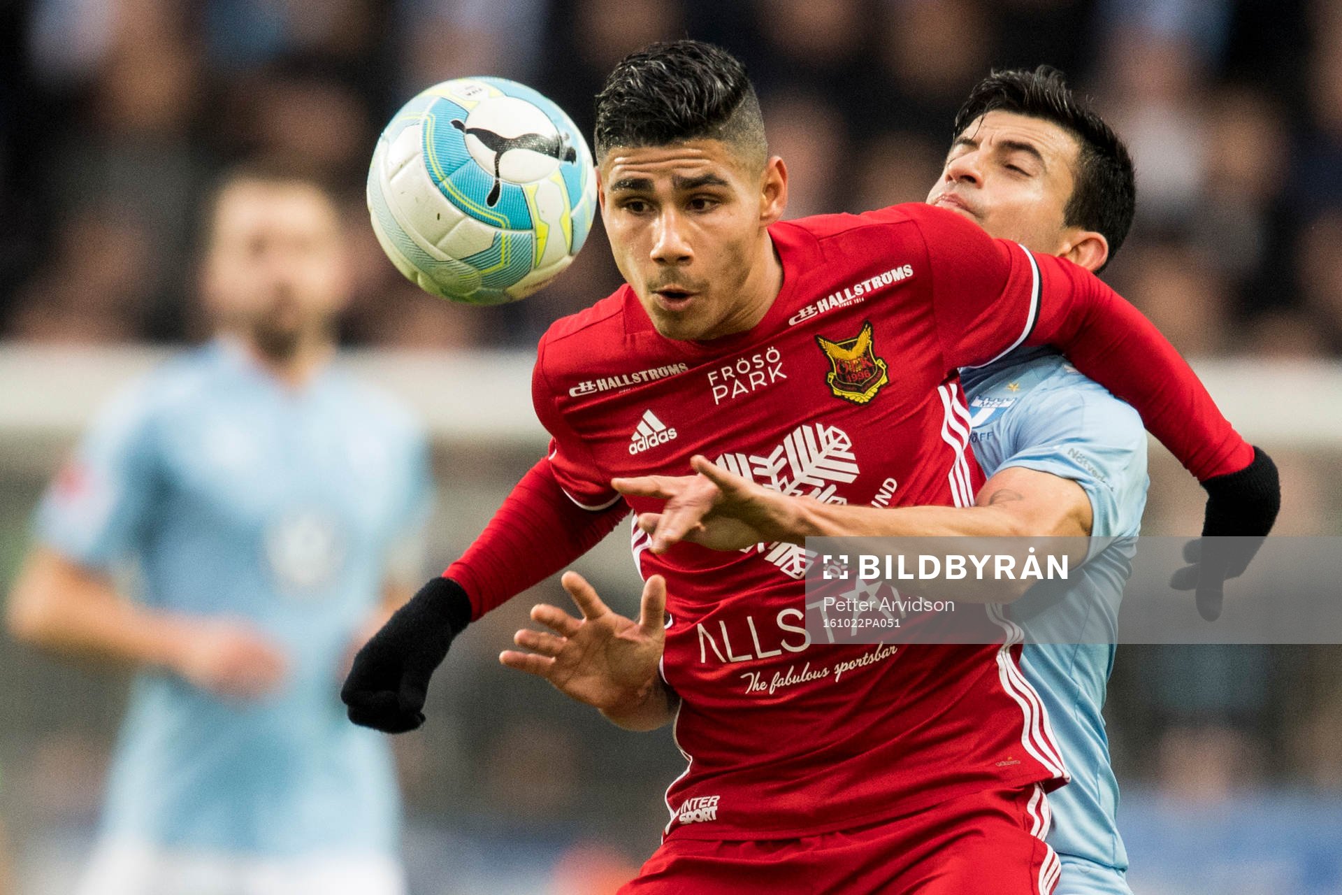 Östersunds Hosam Aiesh och Malmö FFs Behrang Safari