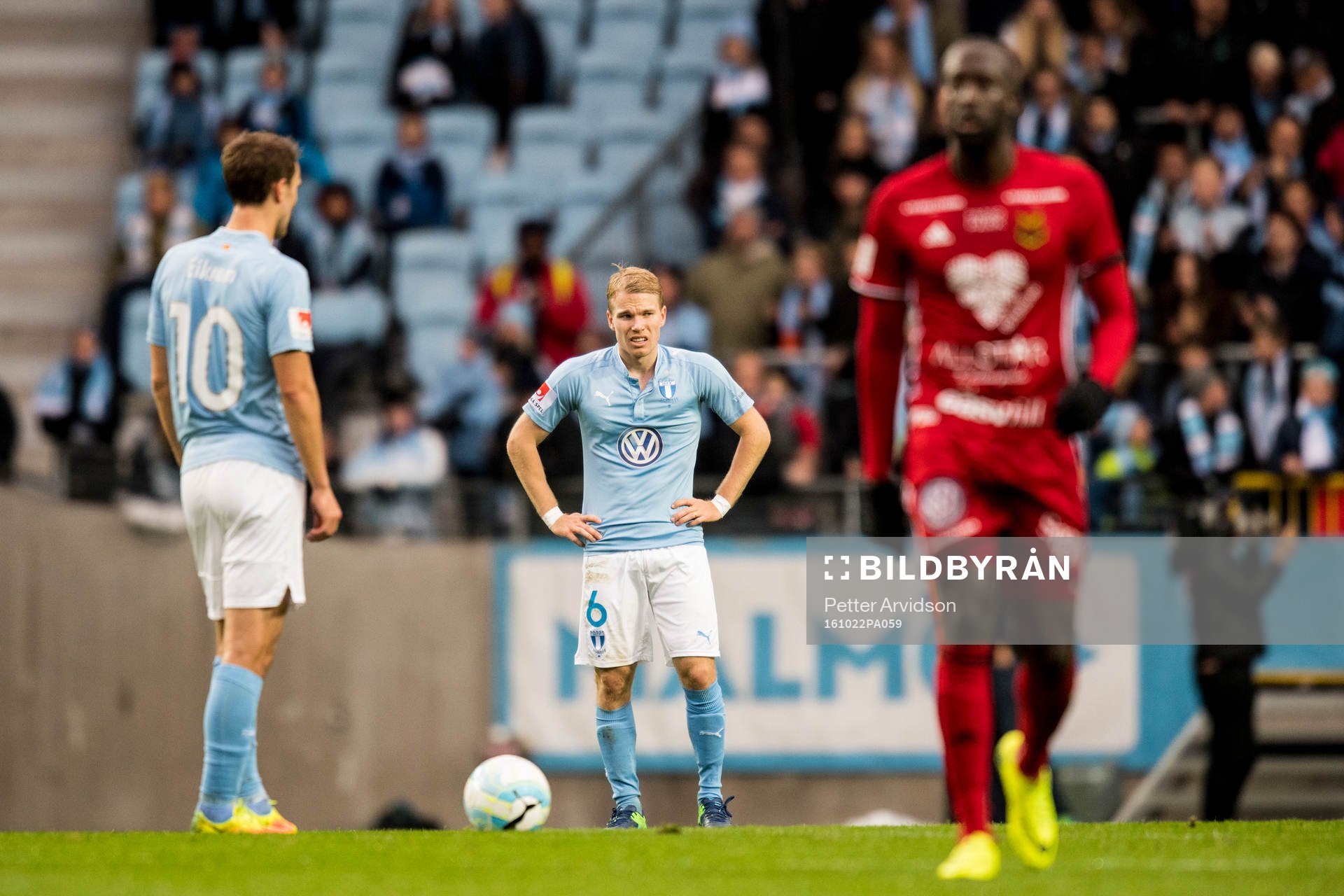 Malmö FFs Magnus Wolff Eikrem och Yoshimar Yotún deppar